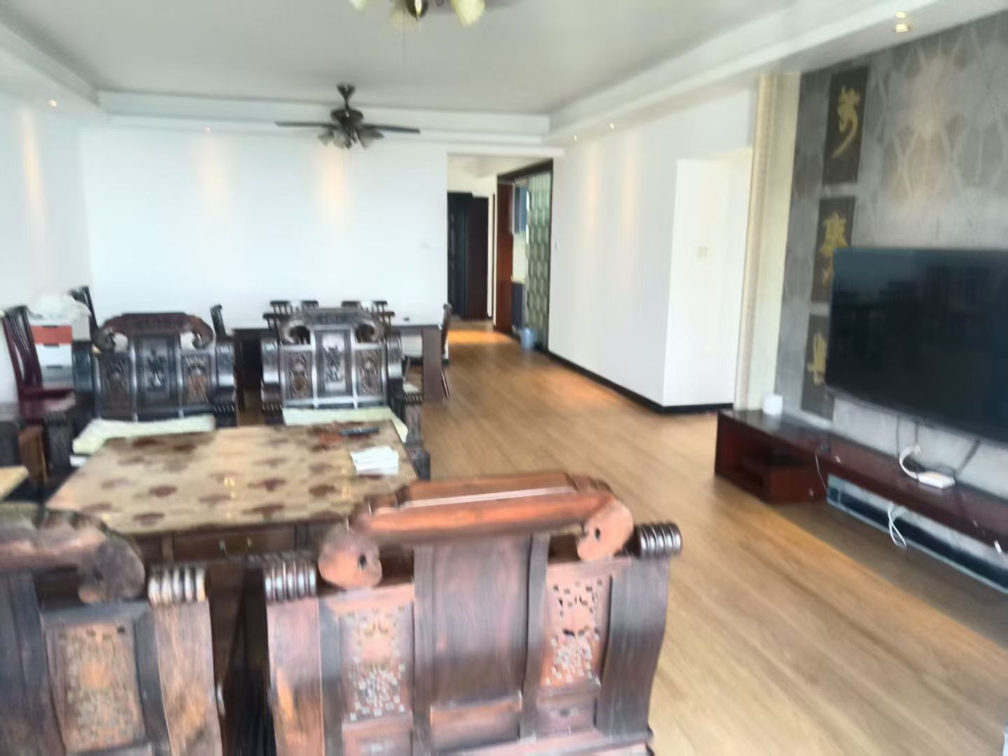 紫荆花园二区 3室2厅2卫 4200.0元/月 紫荆花园二区 3室2厅2卫 4200.0元/月室内图