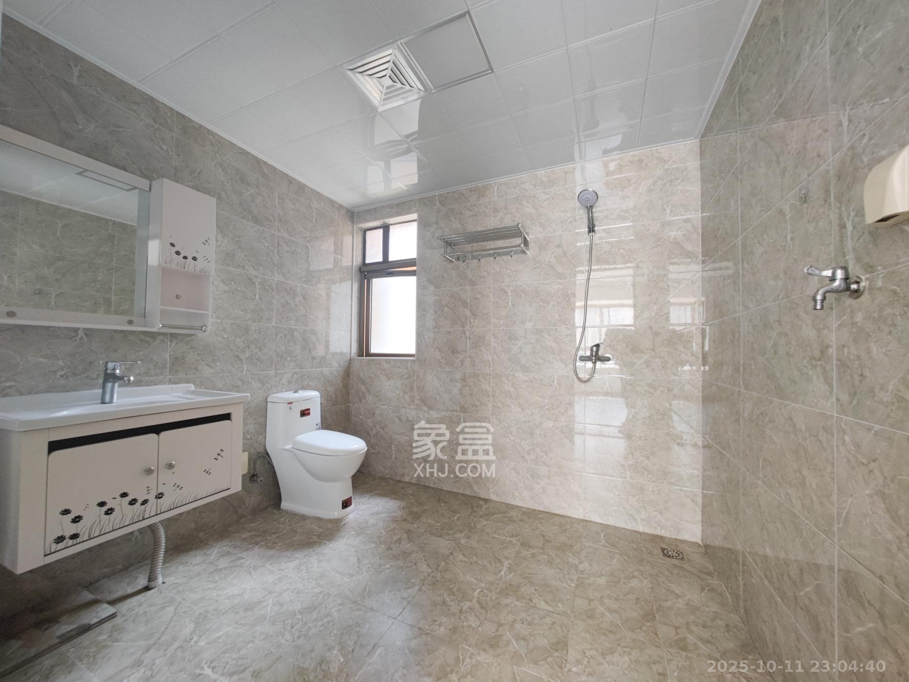 中天瑞景  3室2厅2卫    106.8万 中天瑞景  3室2厅2卫    106.8万卫生间