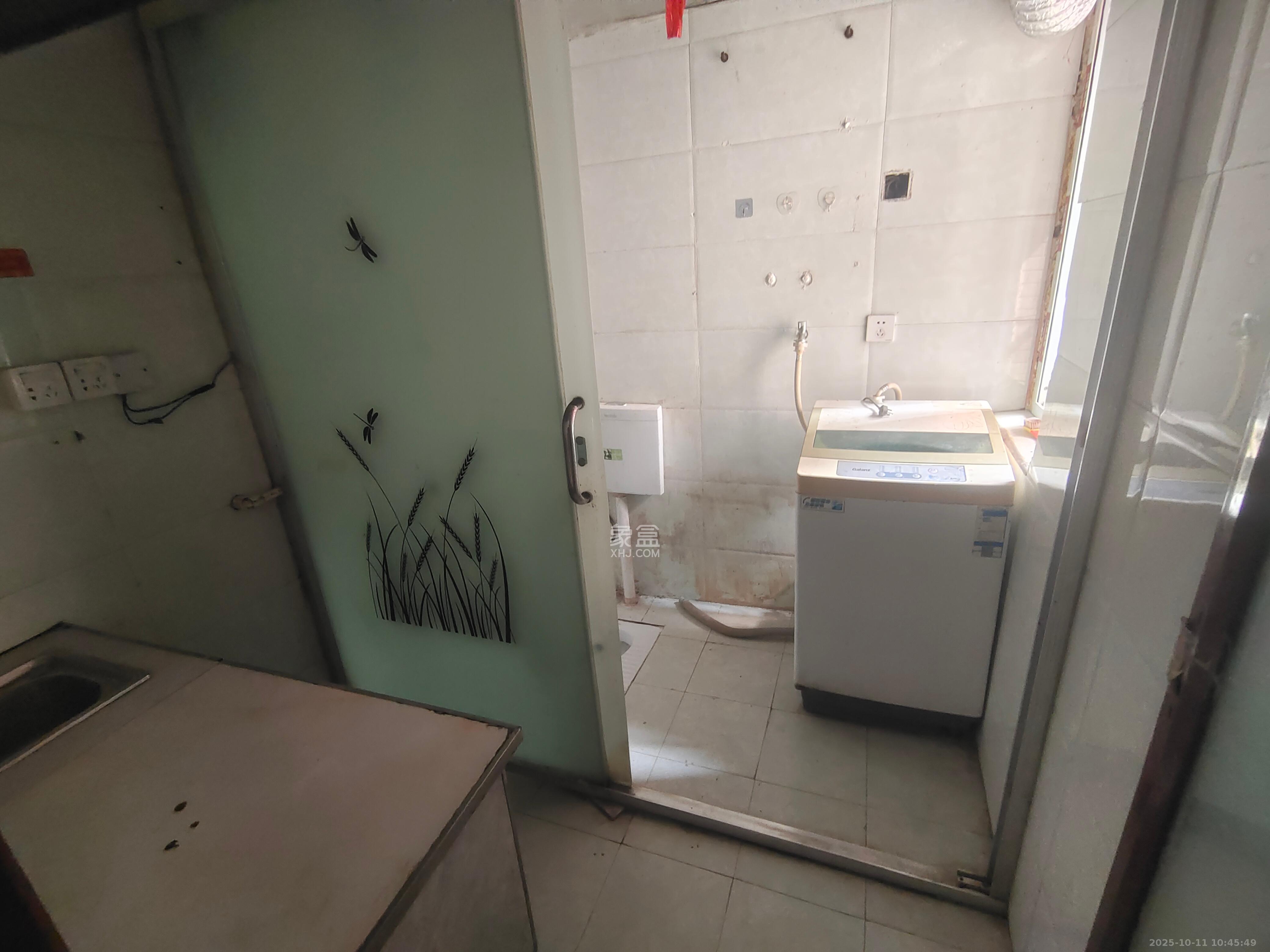 骑龙安置小区  1室1厅1卫    900.0元/月室内图