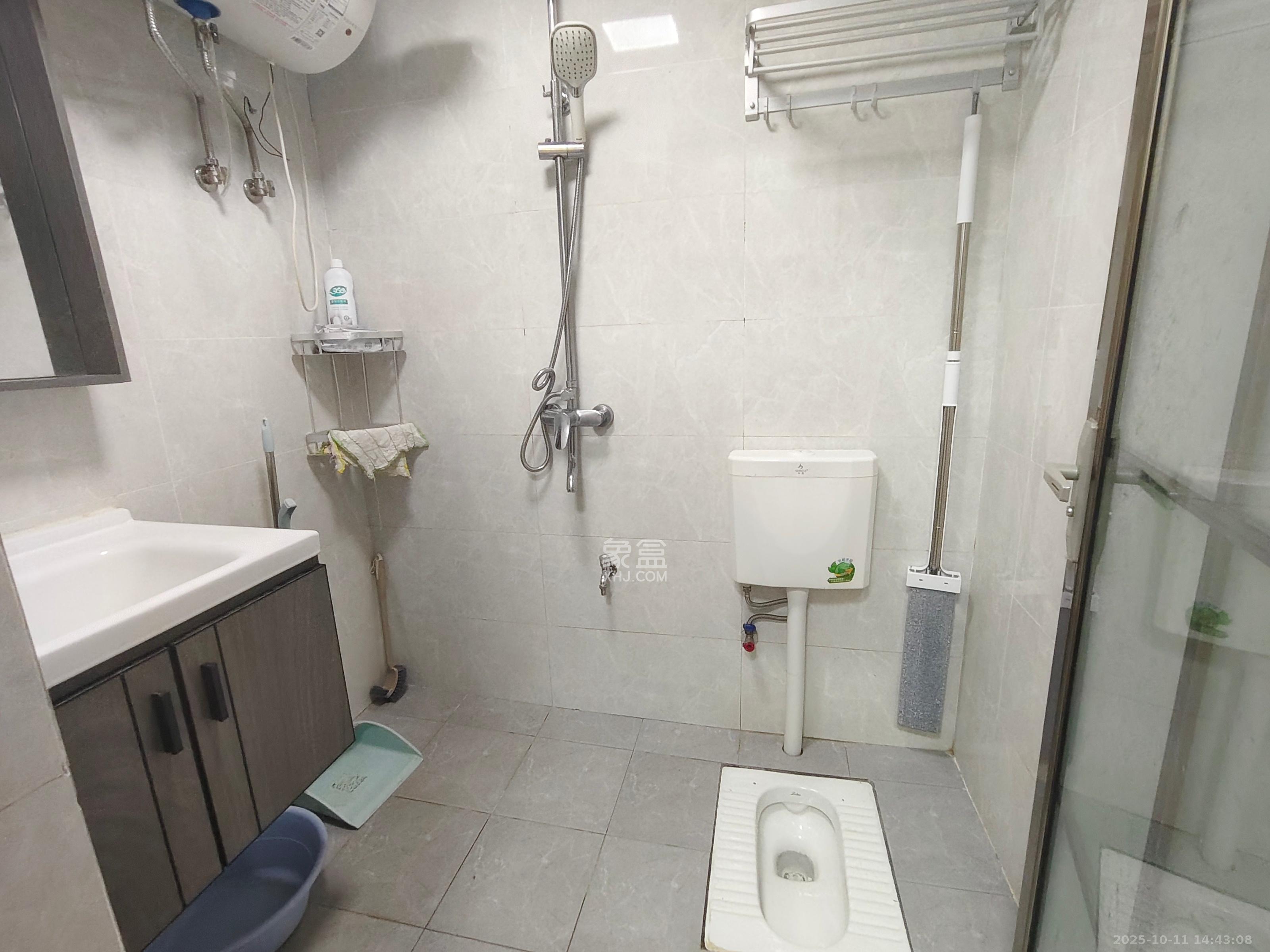 钱隆世家  1室1厅1卫    1400.0元/月 钱隆世家  1室1厅1卫    1400.0元/月室内图