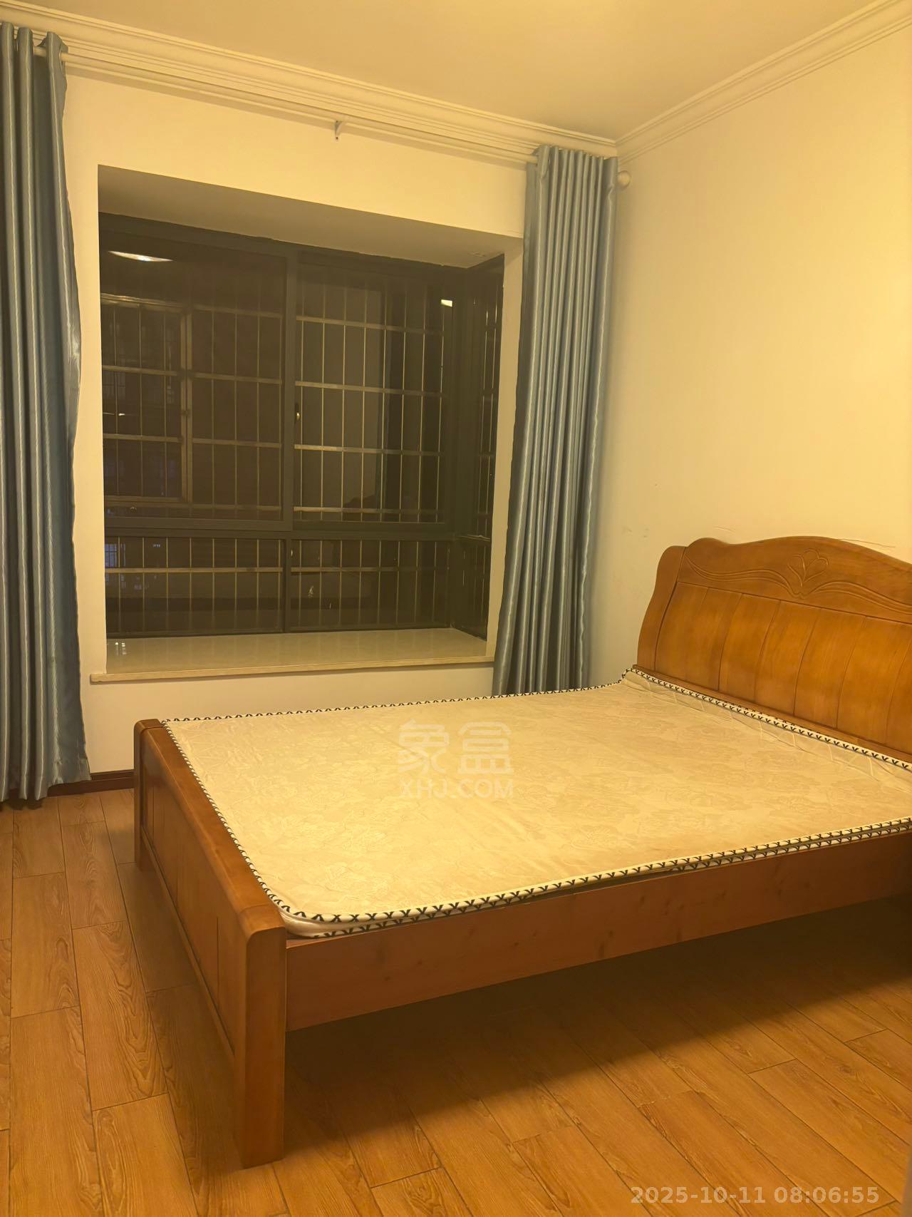 湘湾A区  3室2厅2卫    1300.0元/月室内图