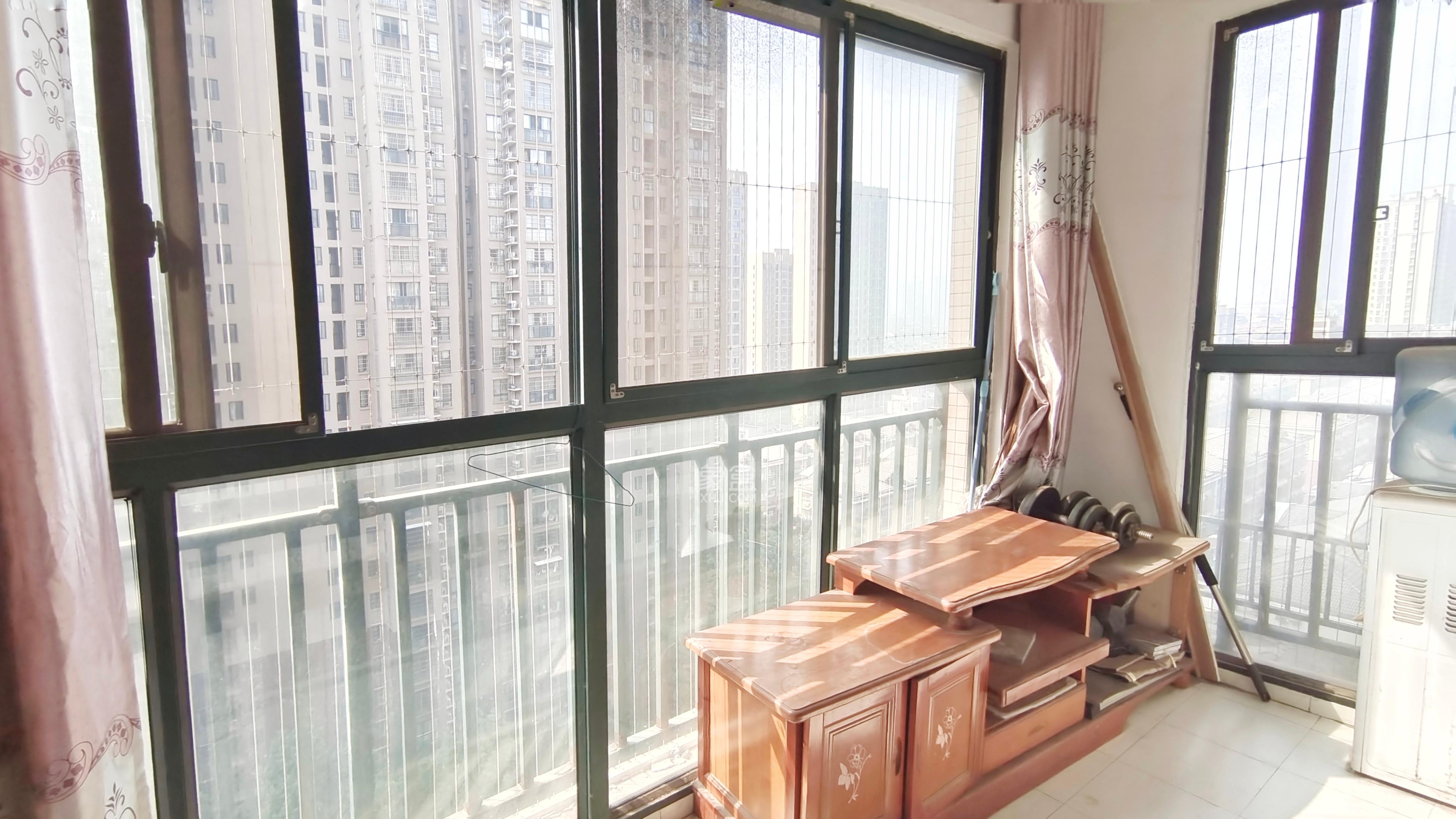 鑫科明珠 3室2厅1卫 2300.0元/月 鑫科明珠 3室2厅1卫 2300.0元/月室内图