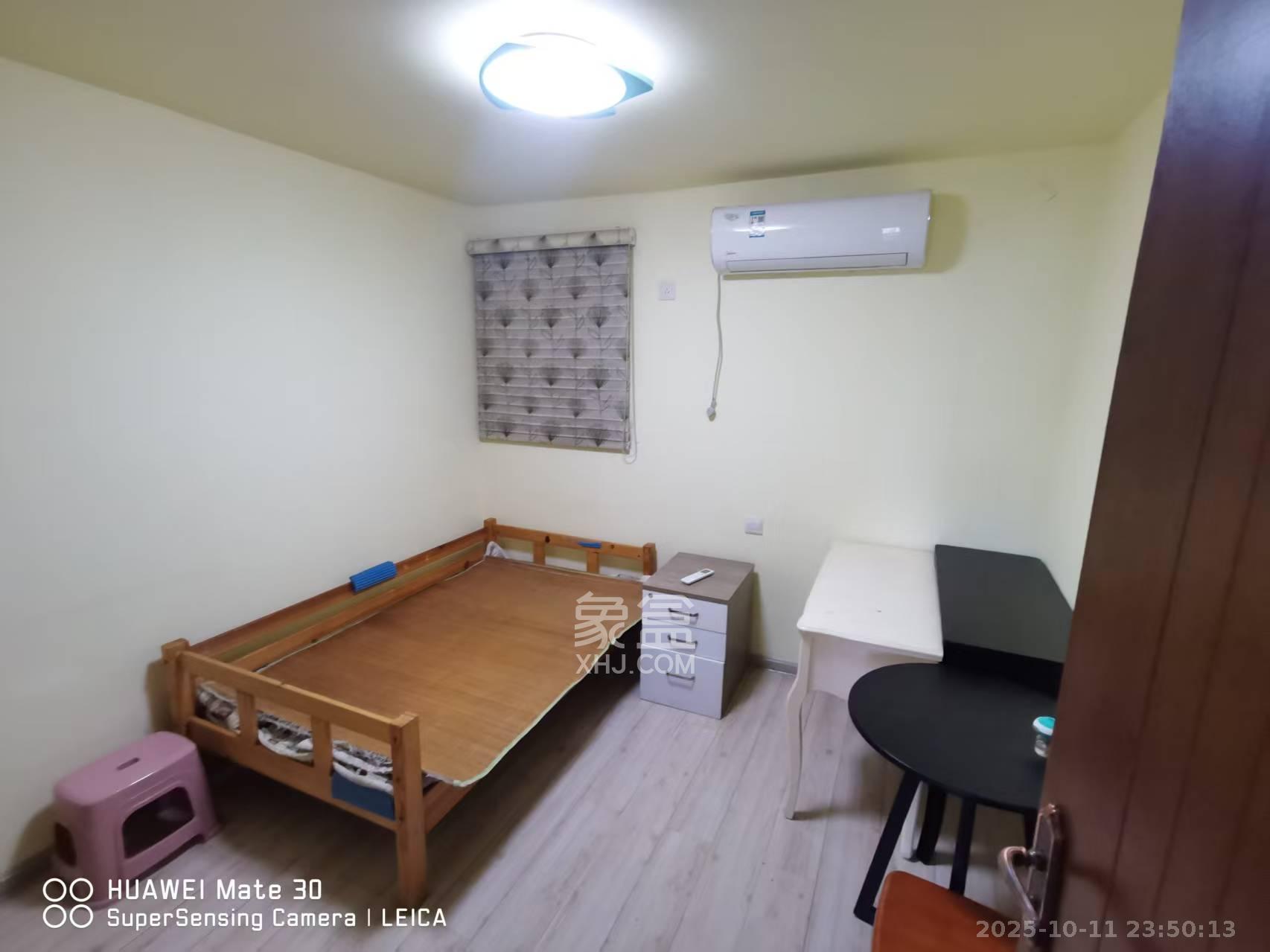 宏景名厦  3室2厅2卫    2700.0元/月室内图