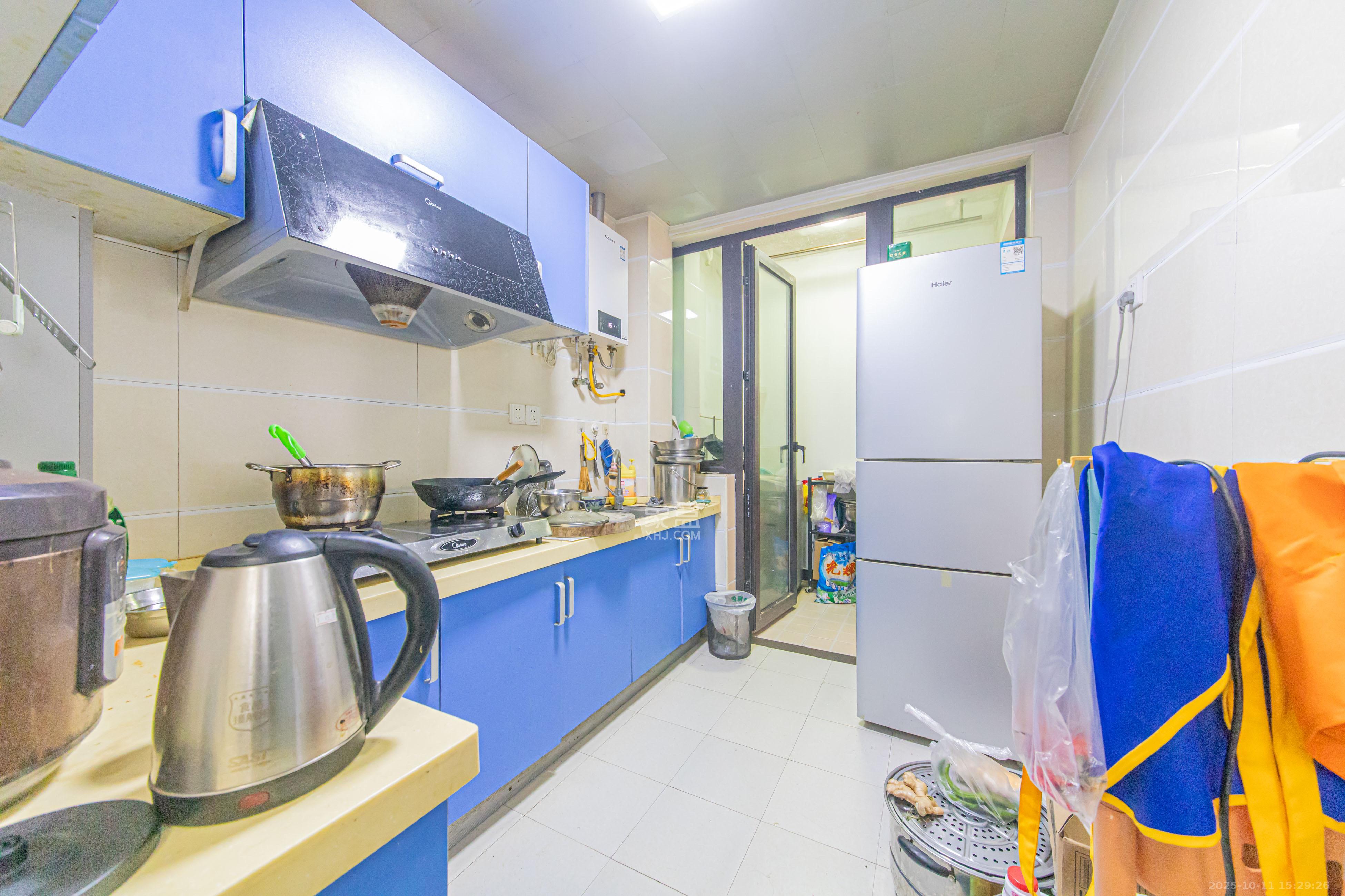 中信凯旋蓝岸(中信新城三期) 3室2厅1卫 1900.0元/月 中信凯旋蓝岸(中信新城三期) 3室2厅1卫 1900.0元/月室内图