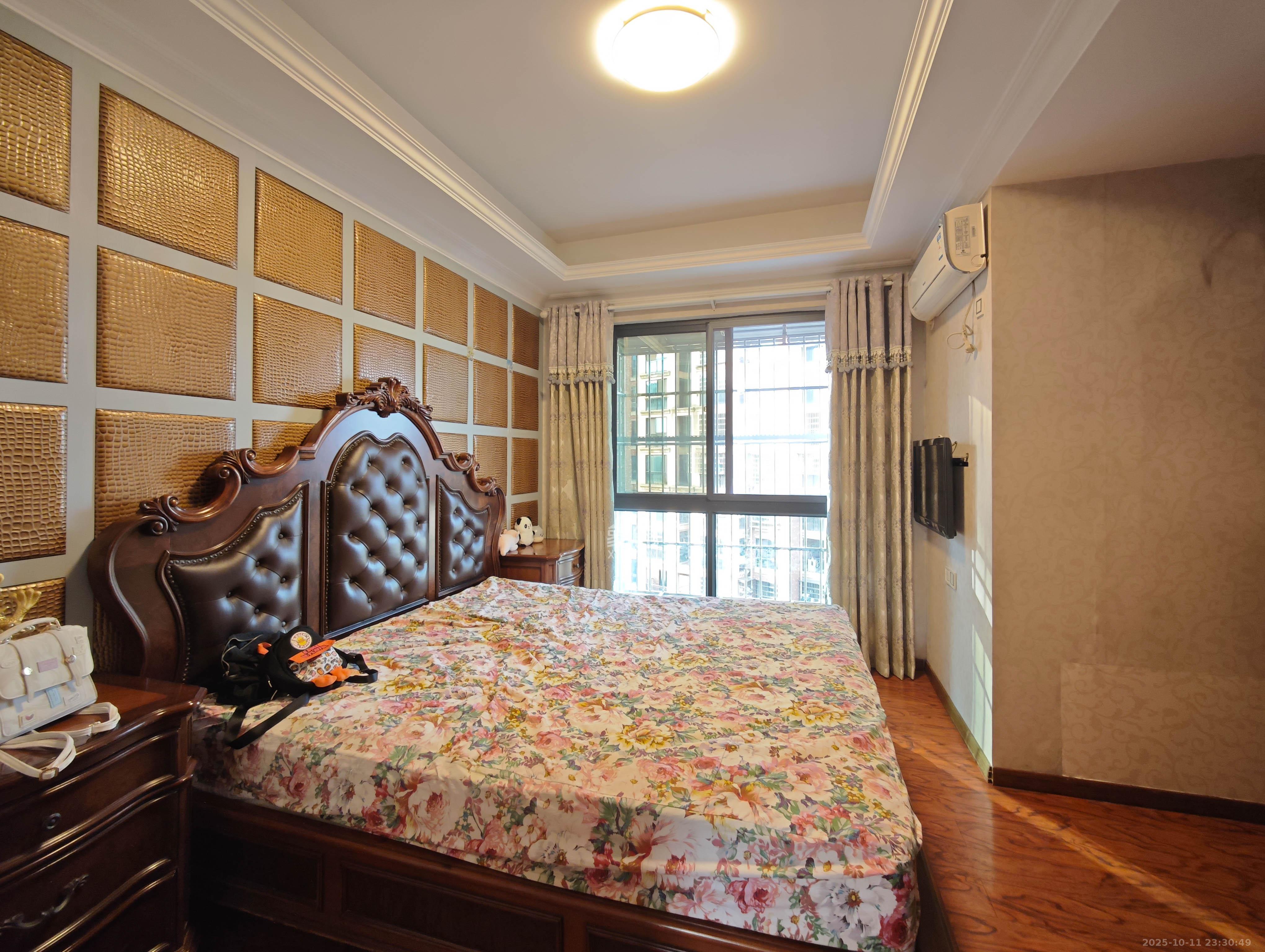 水岸天际（一期、二期）  1室2厅2卫    168.0万卧室