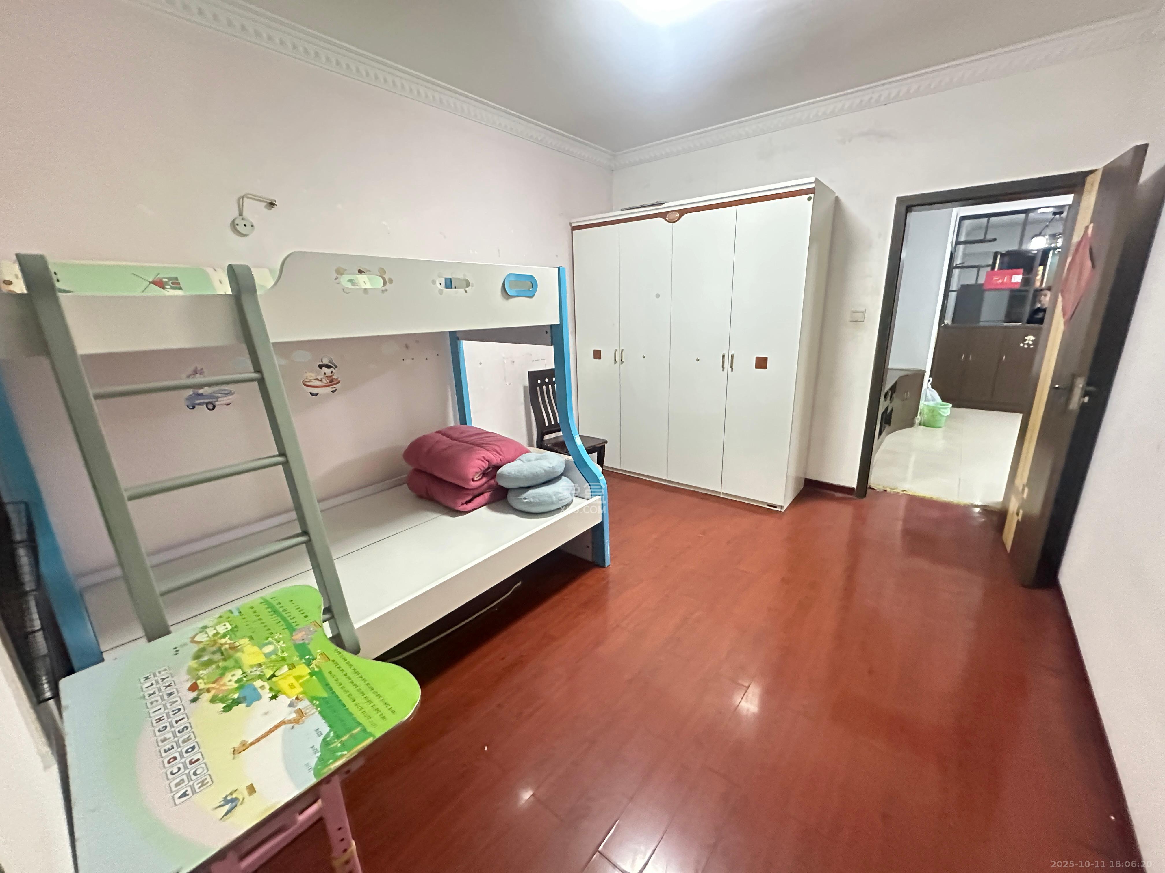 中南汽车世界 2室1厅1卫 1200.0元/月 中南汽车世界 2室1厅1卫 1200.0元/月室内图