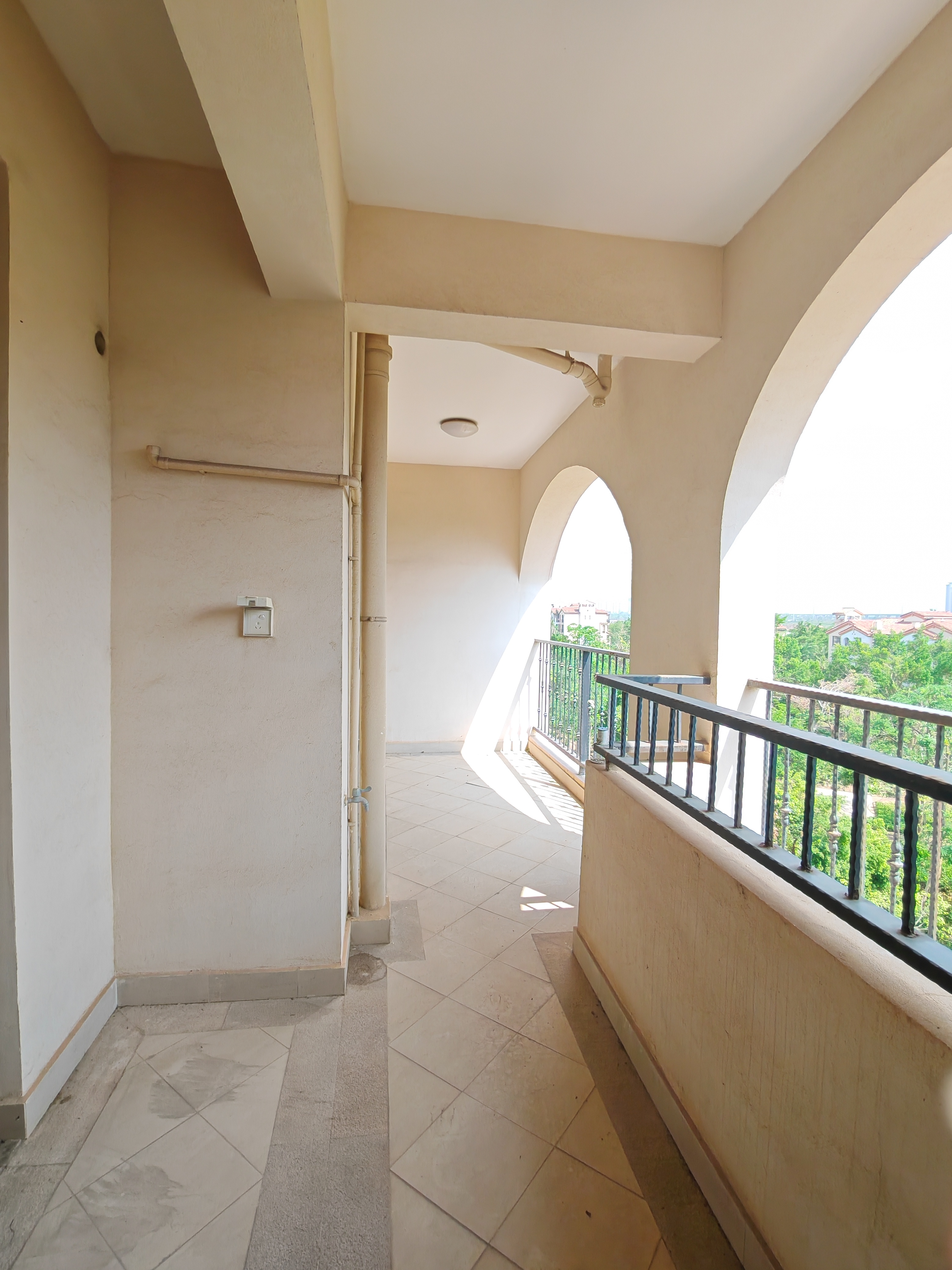 富力盈溪谷  4室2厅2卫    3200.0元/月室内图