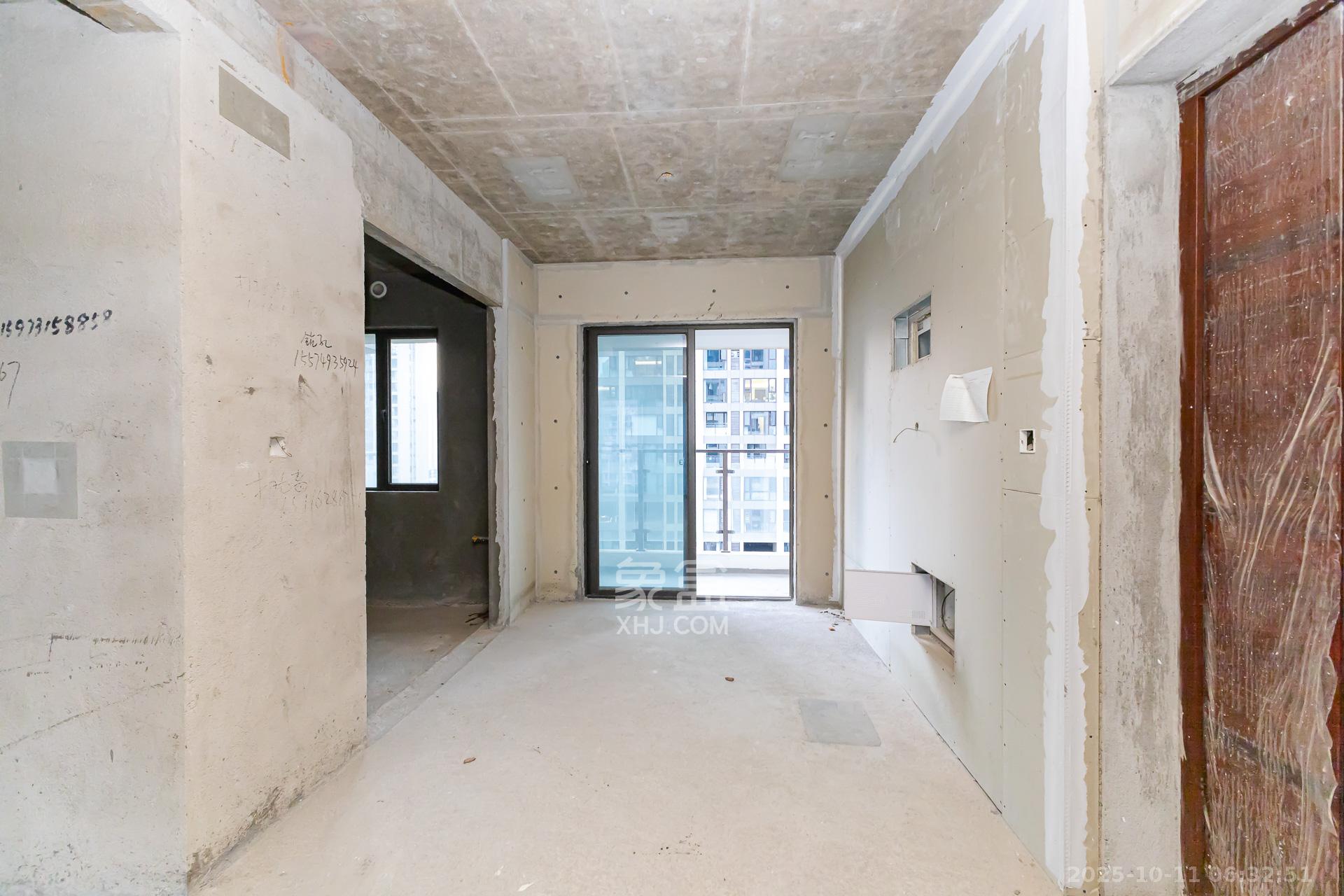 润和湘江天地C区 4室2厅2卫 139.8万 润和湘江天地C区 4室2厅2卫 139.8万客厅