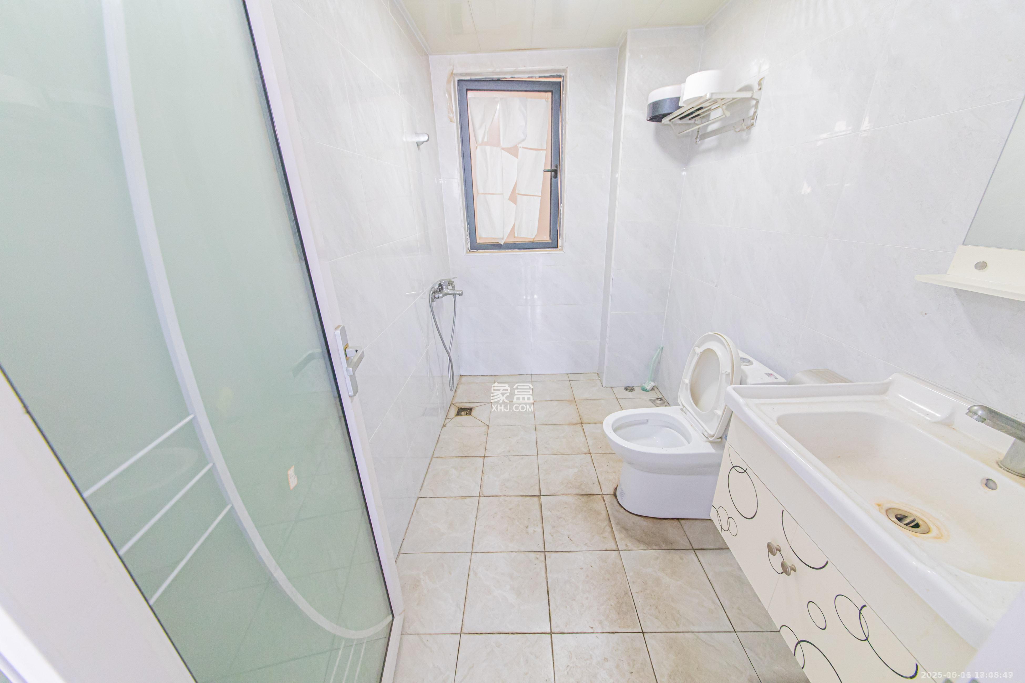 中建芙蓉嘉苑  3室2厅2卫    2200.0元/月室内图