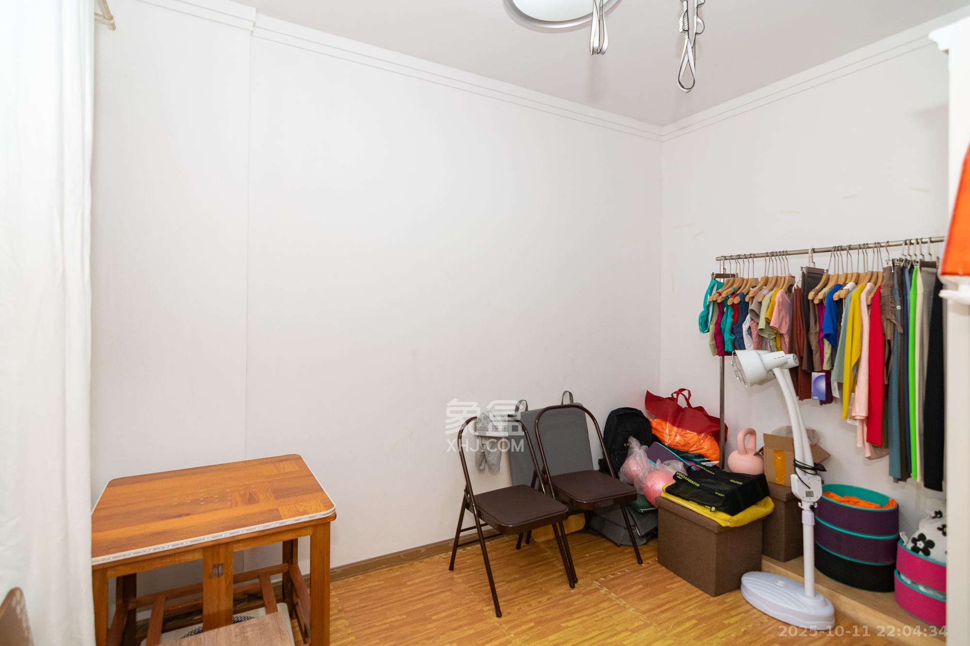 美的翰城  3室2厅1卫    68.0万 美的翰城  3室2厅1卫    68.0万卧室