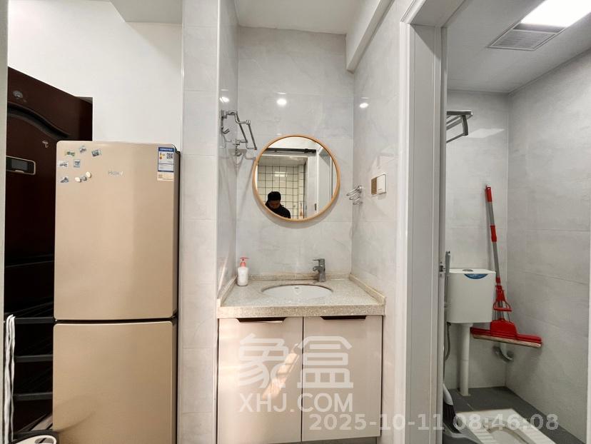 荣悦台 1室1厅1卫 2600.0元/月 荣悦台 1室1厅1卫 2600.0元/月室内图