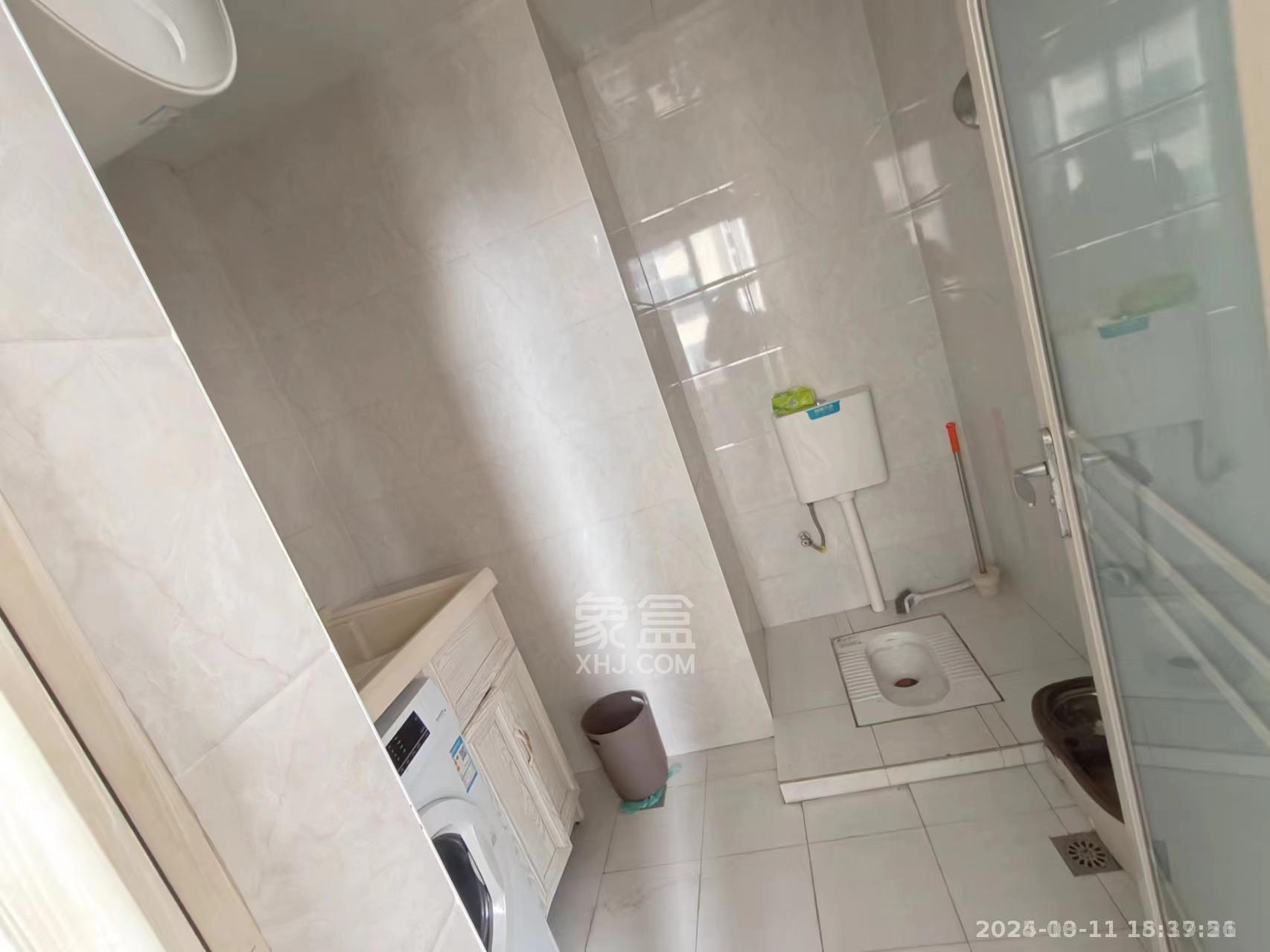 华晨御园  1室1厅1卫    1380.0元/月室内图