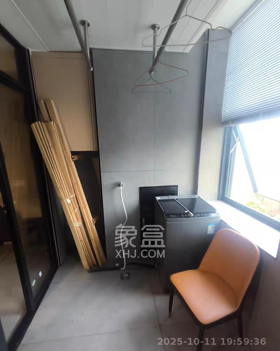 江南华府  1室1厅1卫    1550.0元/月室内图