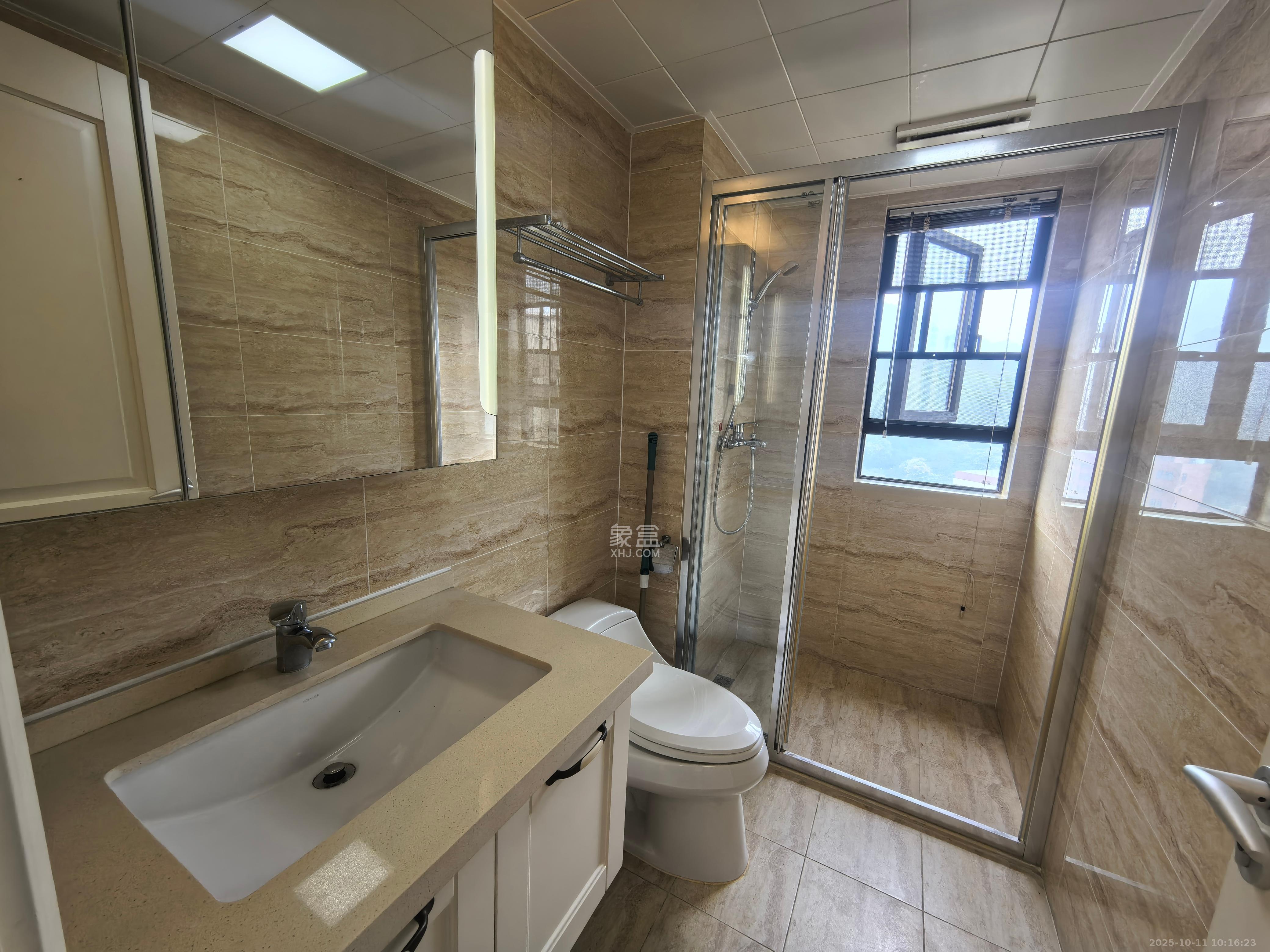 万科里梅溪郡  3室2厅2卫    3500.0元/月 万科里梅溪郡  3室2厅2卫    3500.0元/月室内图