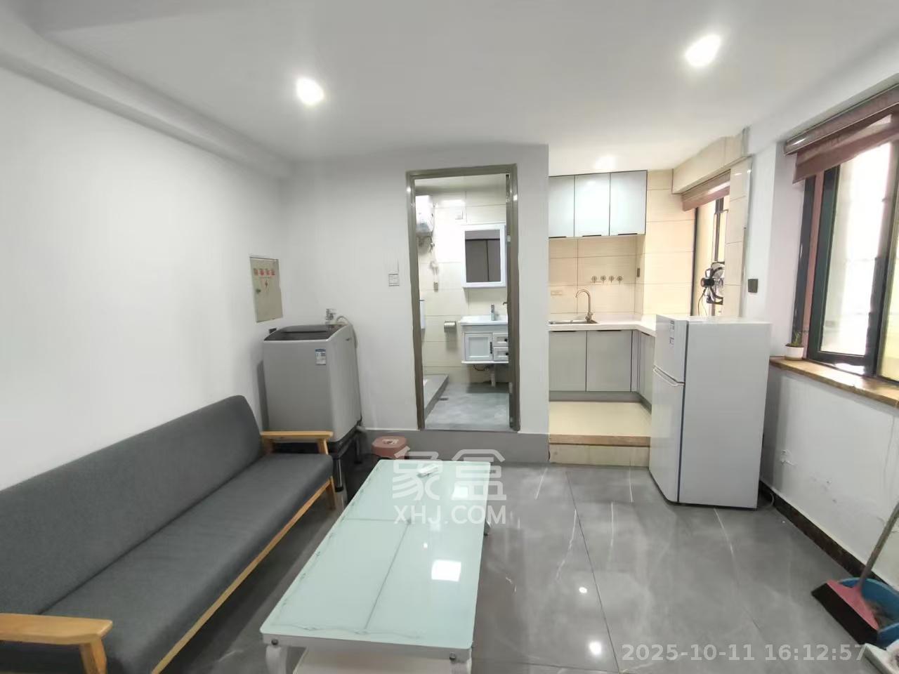 爱都(IDO) 1室1厅1卫 1300.0元/月 爱都(IDO) 1室1厅1卫 1300.0元/月室内图