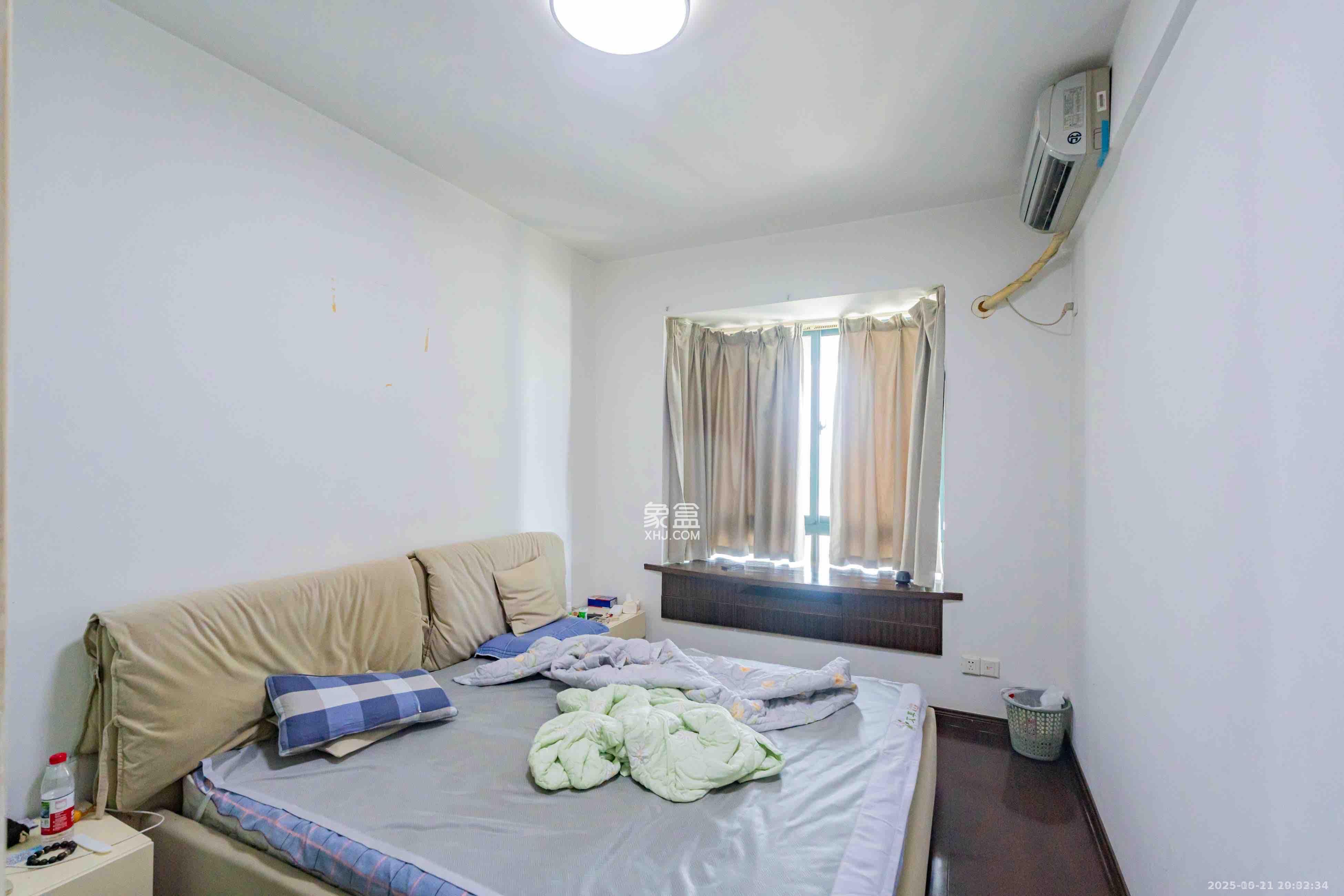 华盛新外滩  4室2厅2卫    5200.0元/月室内图