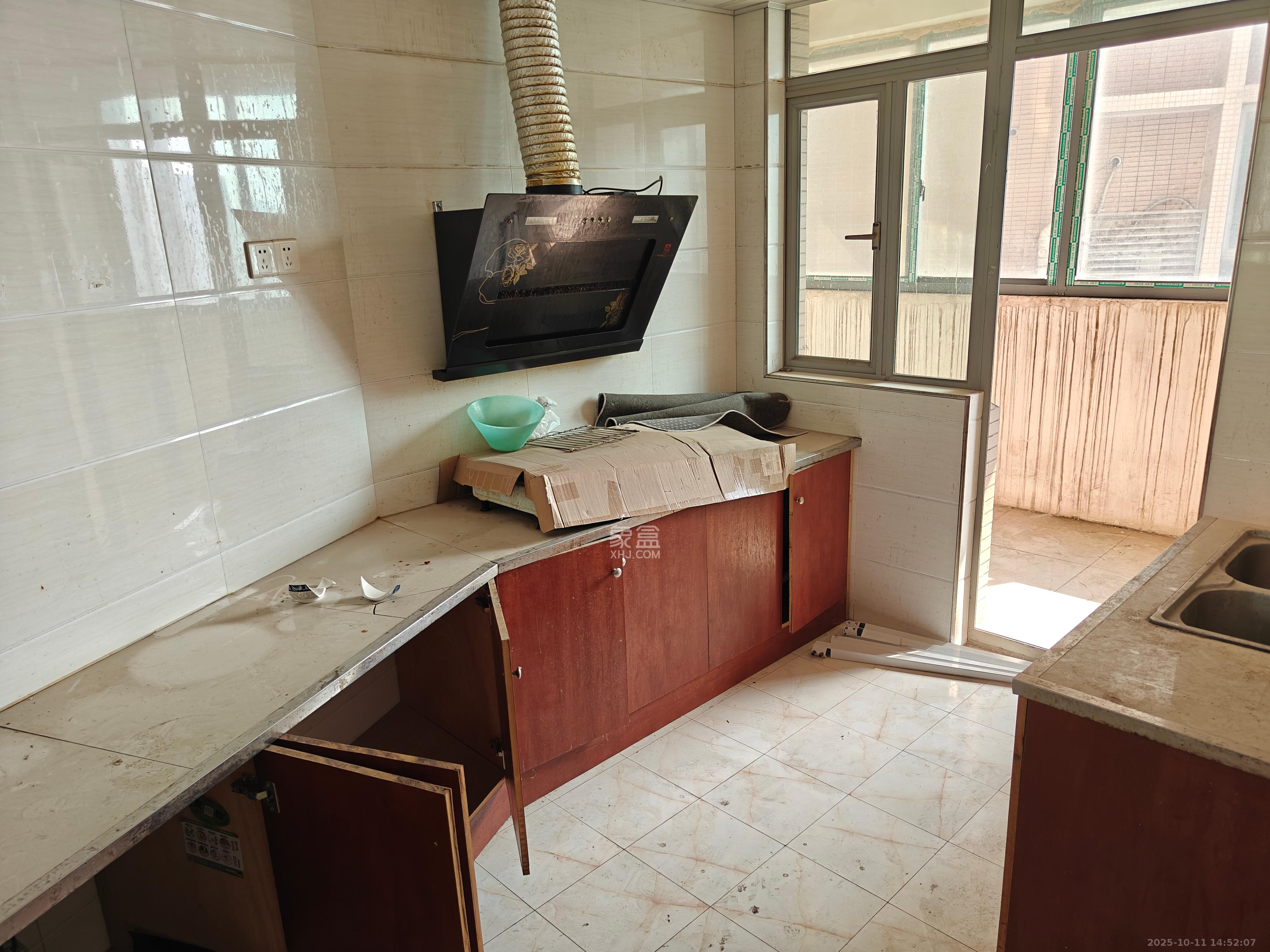 新城新世界一二三期  4室2厅2卫    3000.0元/月 新城新世界一二三期  4室2厅2卫    3000.0元/月室内图