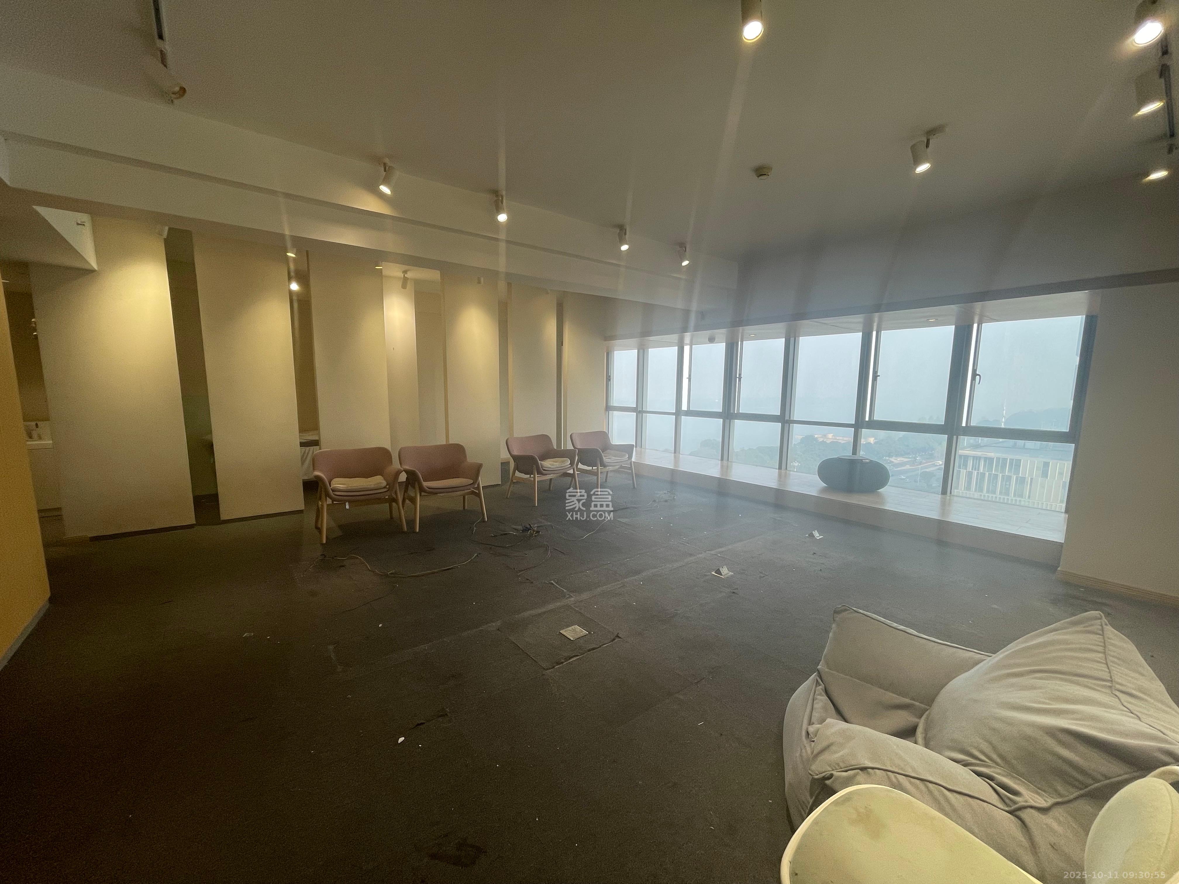 保利国际广场 1室1厅1卫 7500.0元/月 保利国际广场 1室1厅1卫 7500.0元/月室内图