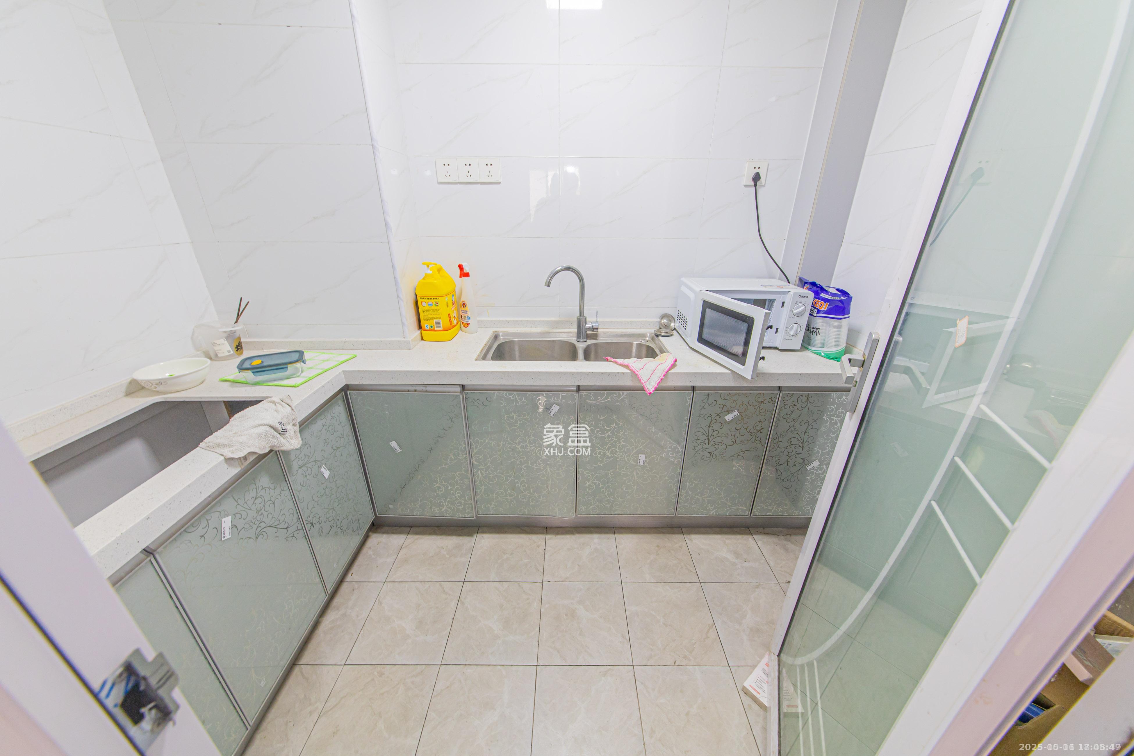 中建芙蓉嘉苑  3室2厅2卫    2200.0元/月室内图