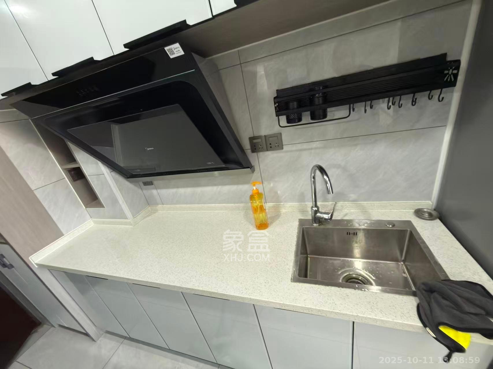 中国铁建京师璟台  1室2厅1卫    1500.0元/月 中国铁建京师璟台  1室2厅1卫    1500.0元/月室内图