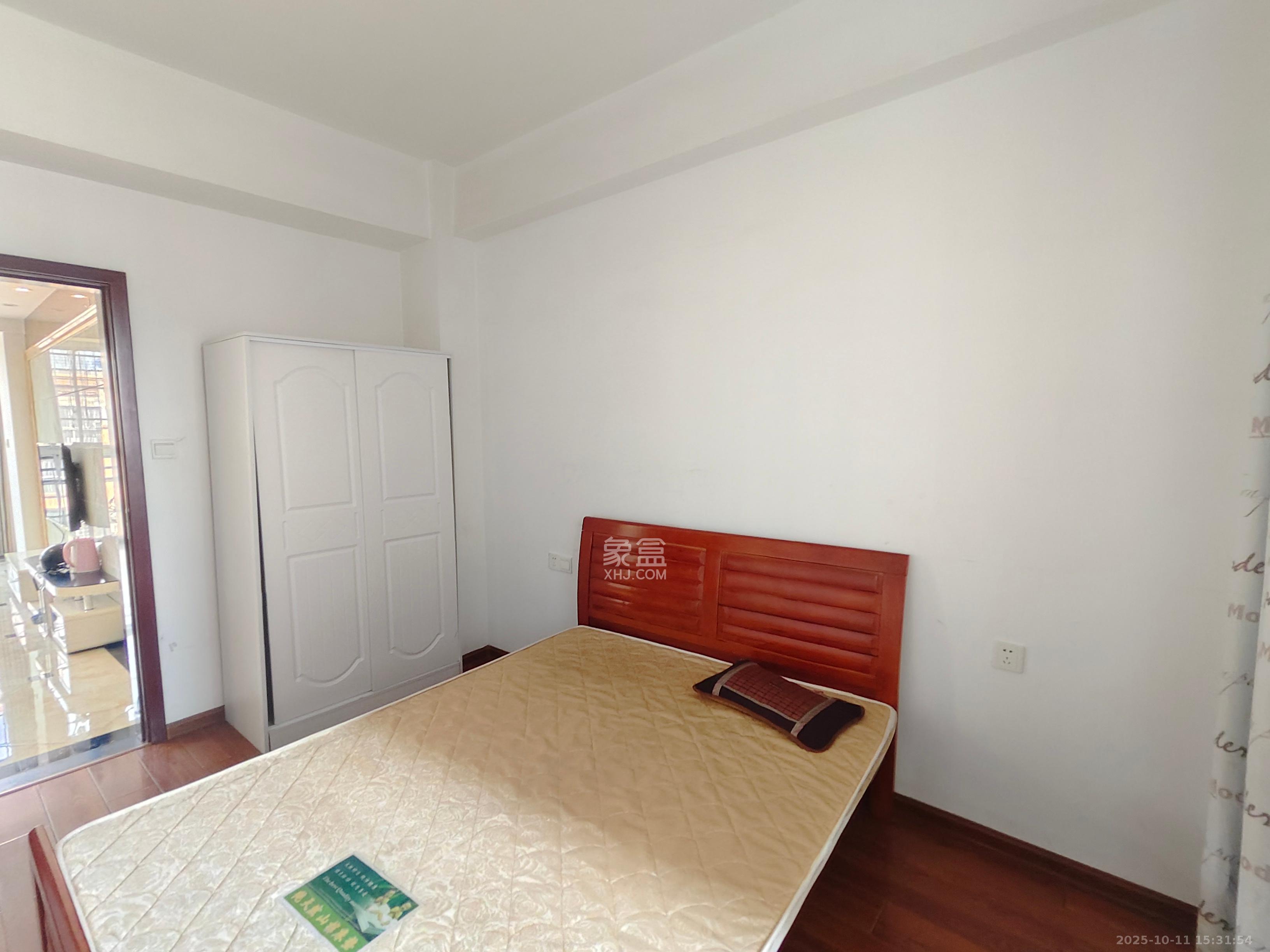 城市山水豪园(山水城市风景)  3室2厅1卫    2200.0元/月 城市山水豪园(山水城市风景)  3室2厅1卫    2200.0元/月室内图