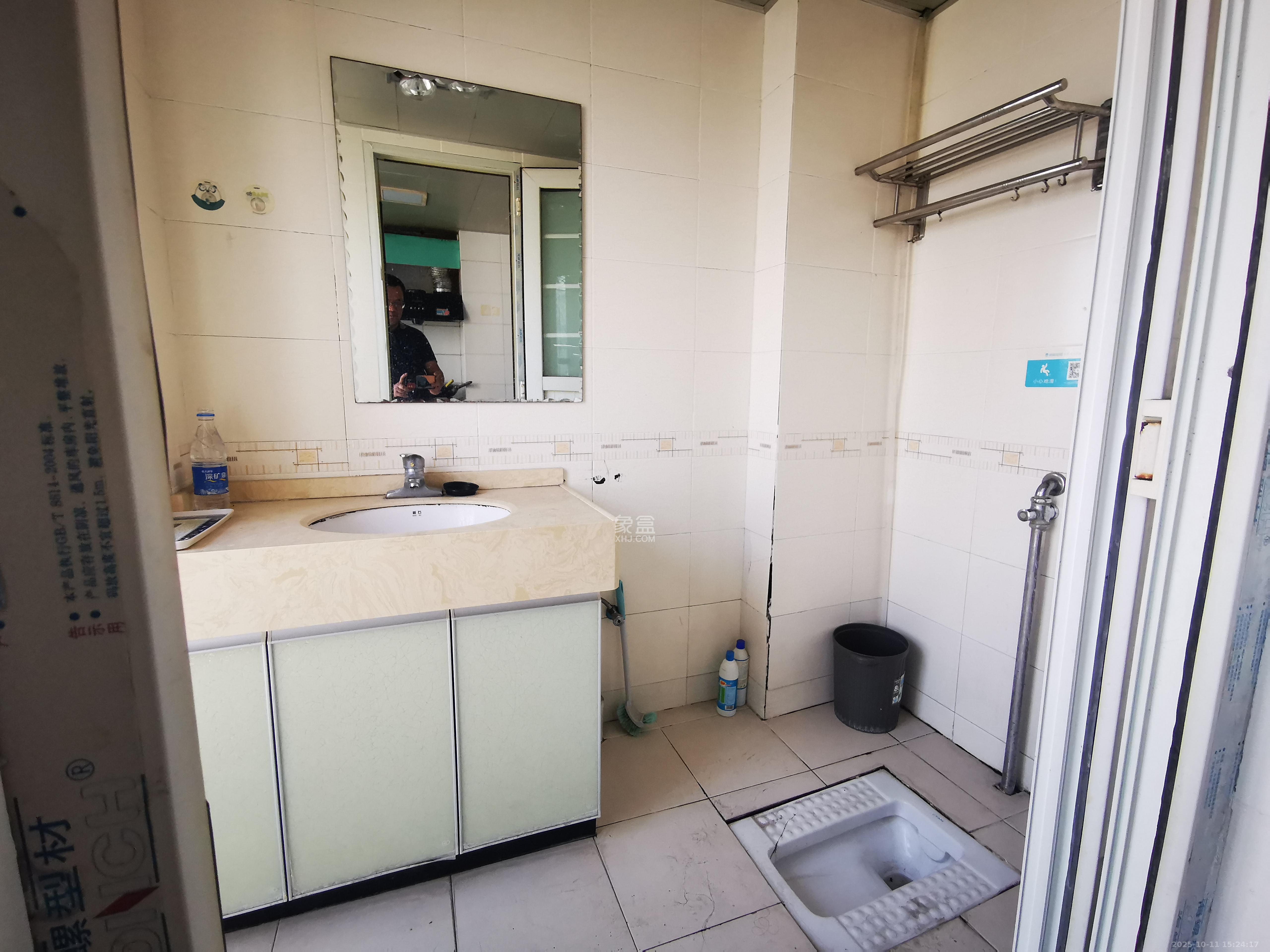 东一国际  1室1厅0卫    1600.0元/月室内图