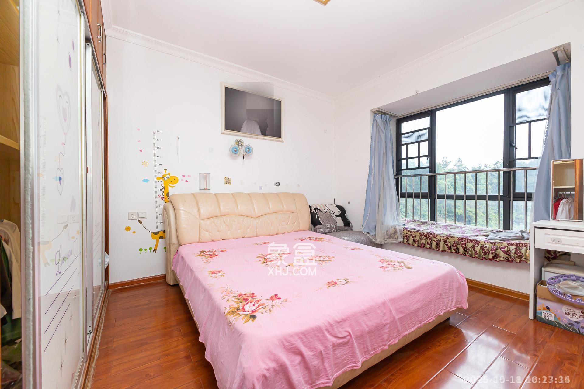 珠江东方明珠(新地东方明珠)三期 4室2厅2卫 2200.0元/月 珠江东方明珠(新地东方明珠)三期 4室2厅2卫 2200.0元/月室内图