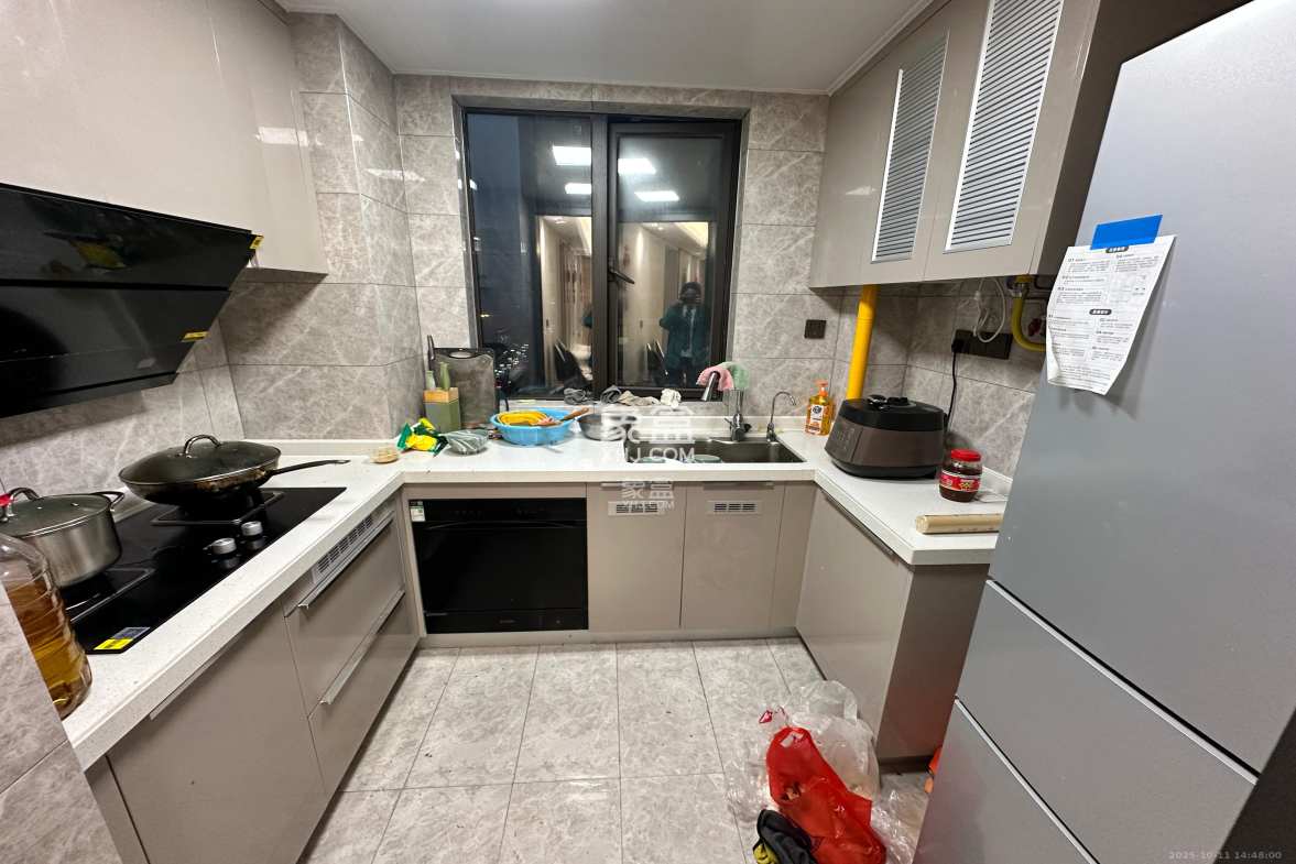 旭辉国悦府 4室2厅2卫 4200.0元/月 旭辉国悦府 4室2厅2卫 4200.0元/月室内图