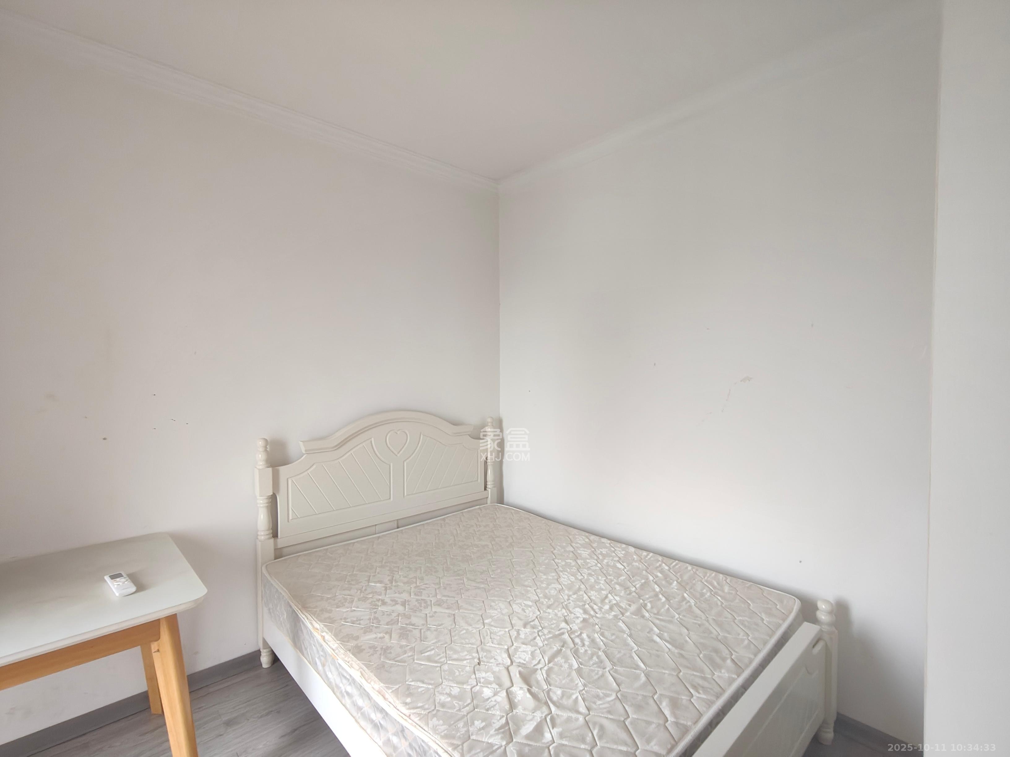 旭辉御府  3室1厅1卫    2400.0元/月 旭辉御府  3室1厅1卫    2400.0元/月室内图