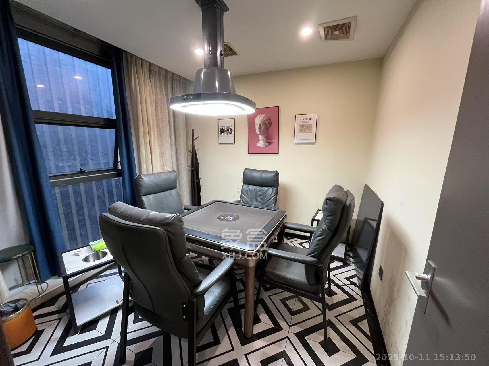 万坤图财富广场  4室1厅4卫    5800.0元/月 万坤图财富广场  4室1厅4卫    5800.0元/月室内图