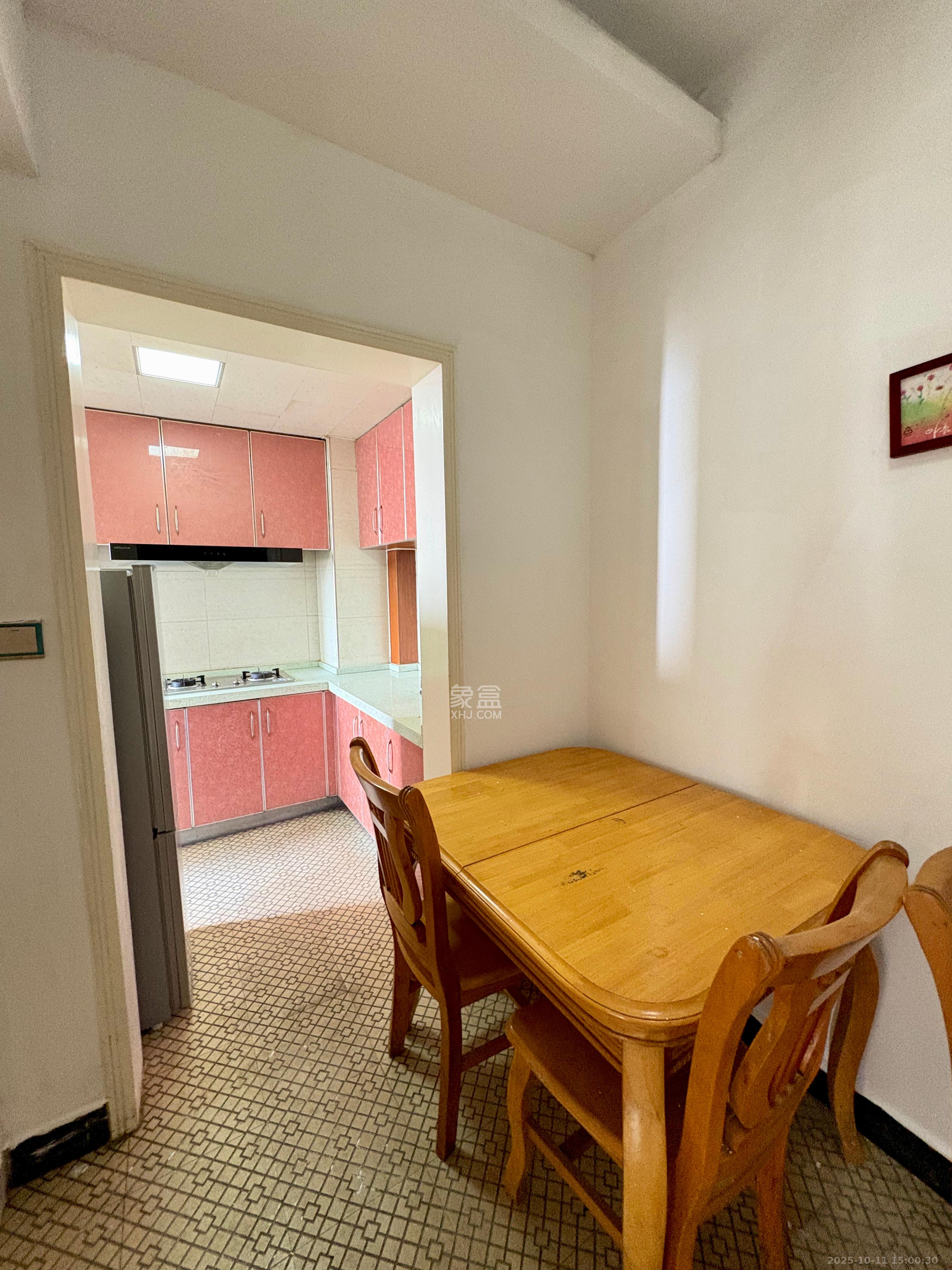 旭辉华庭  3室2厅1卫    1800.0元/月 旭辉华庭  3室2厅1卫    1800.0元/月室内图