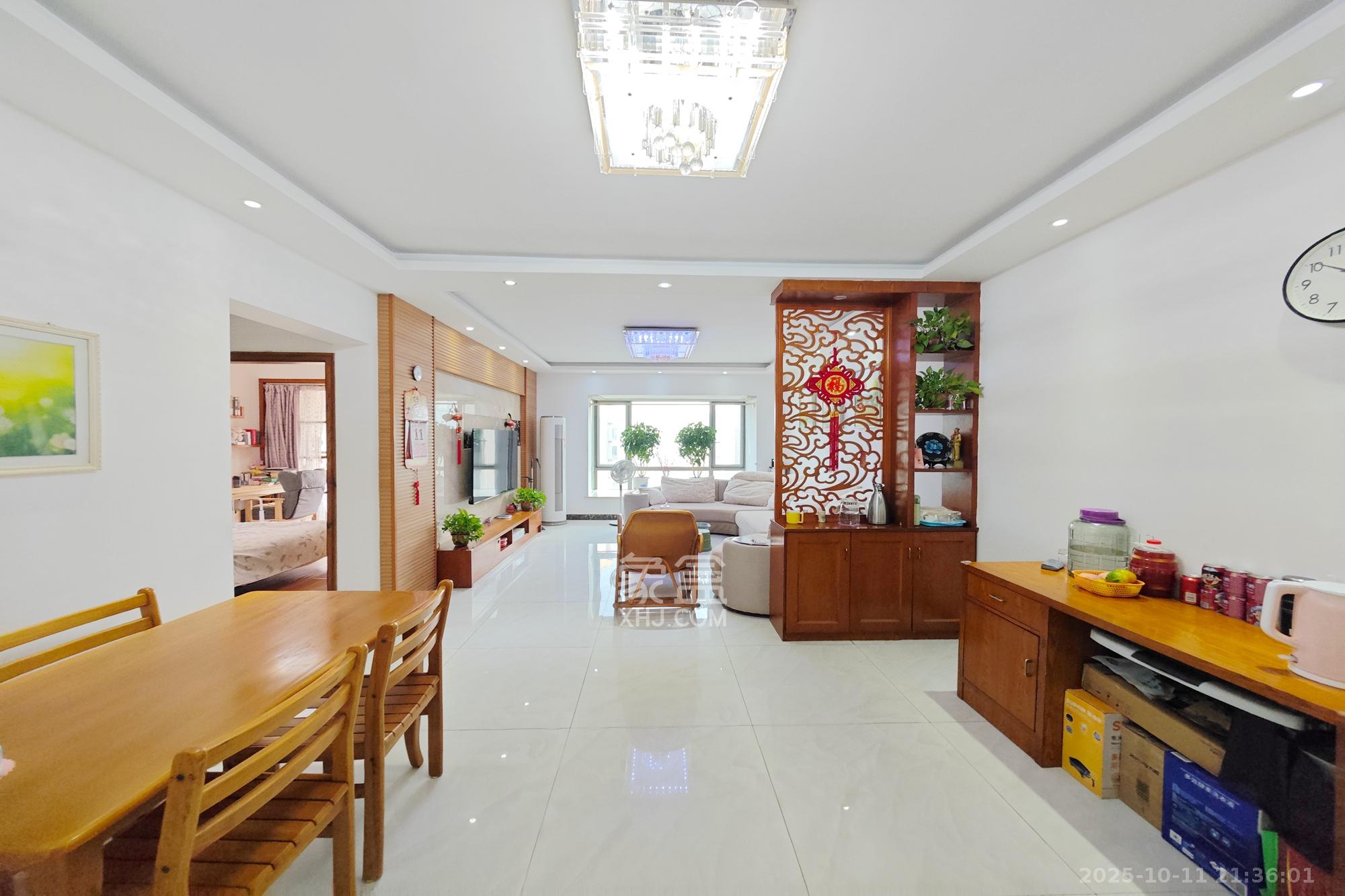 新城新世界一二三期  3室2厅2卫    118.0万 新城新世界一二三期  3室2厅2卫    118.0万客厅