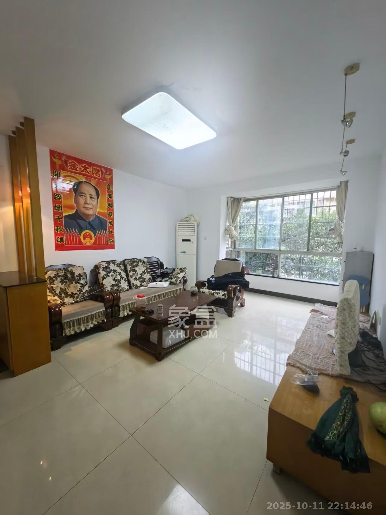 新星小区  3室2厅1卫    1600.0元/月