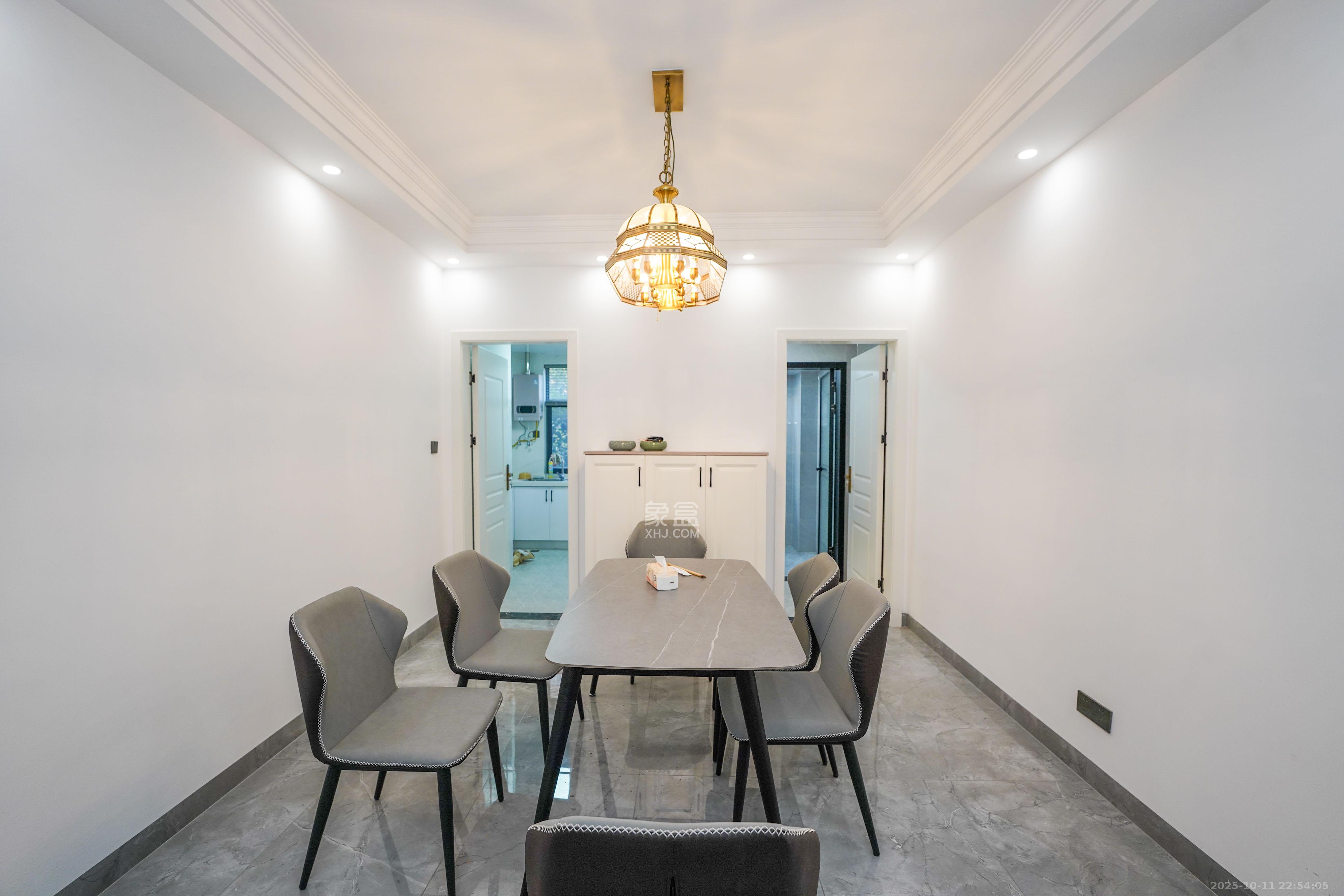 和美星城 3室2厅2卫 102.0万 和美星城 3室2厅2卫 102.0万客厅