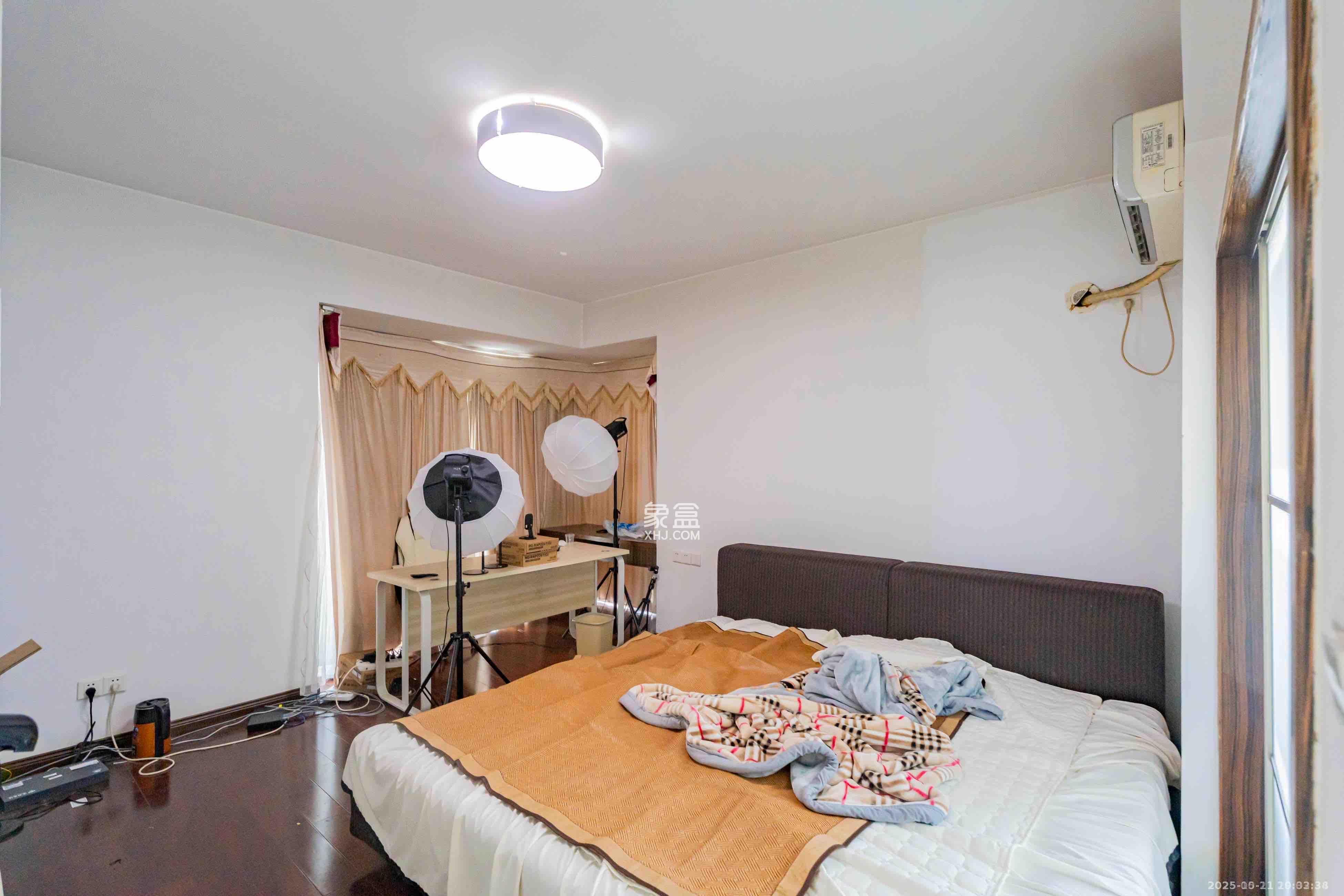 华盛新外滩 4室2厅2卫 5200.0元/月 华盛新外滩 4室2厅2卫 5200.0元/月室内图