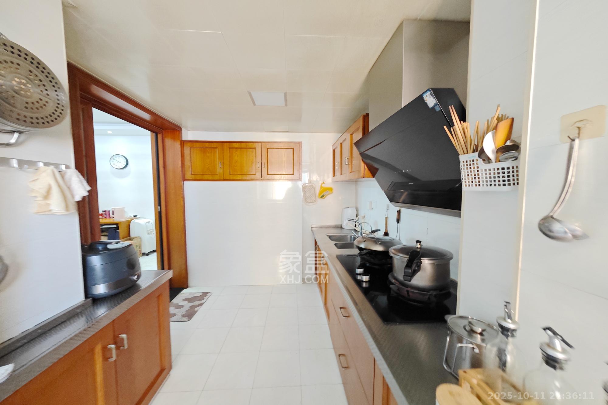 新城新世界一二三期  3室2厅2卫    118.0万厨房