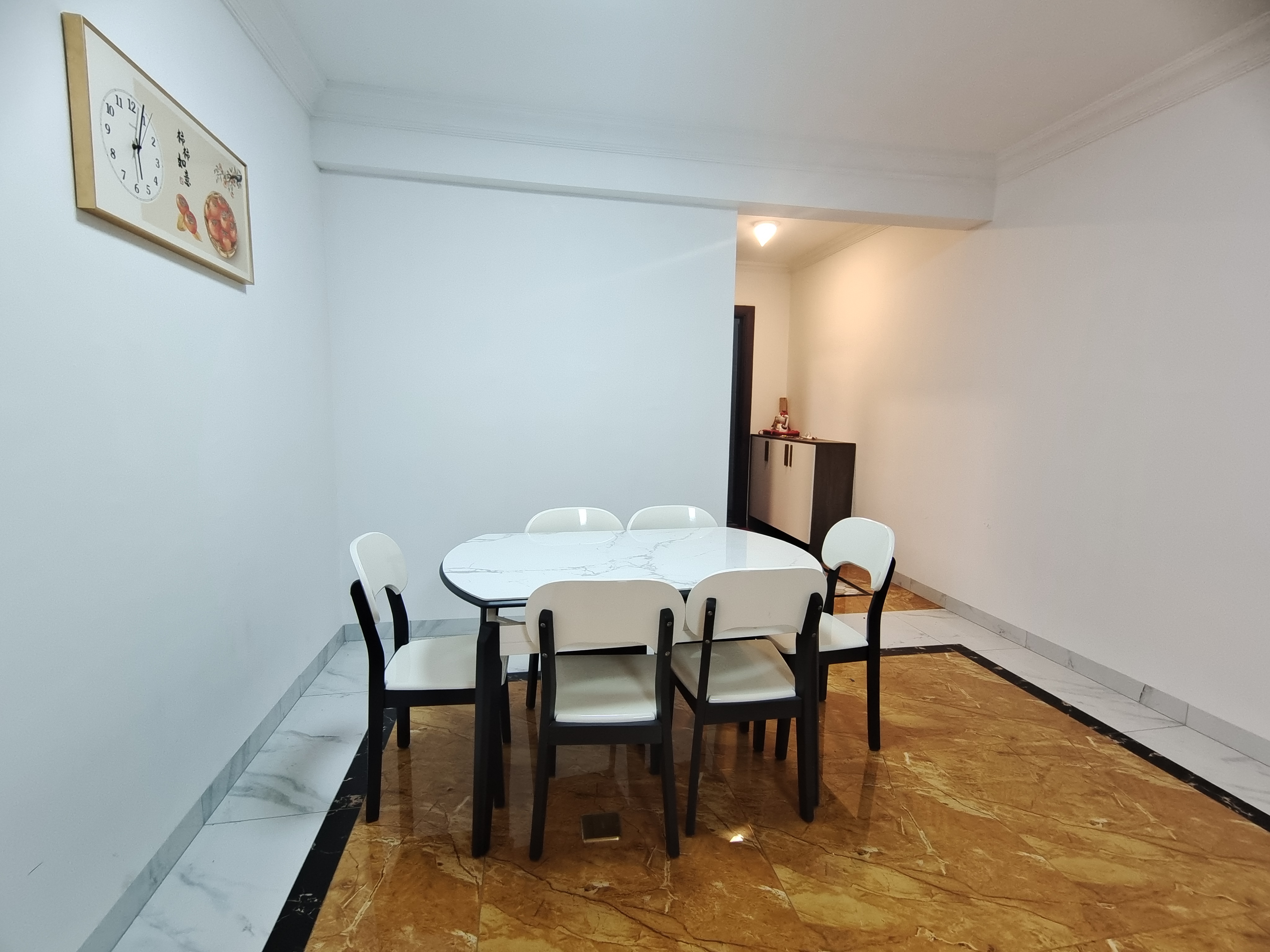 碧桂园梓山府 3室2厅2卫 2000.0元/月 碧桂园梓山府 3室2厅2卫 2000.0元/月室内图