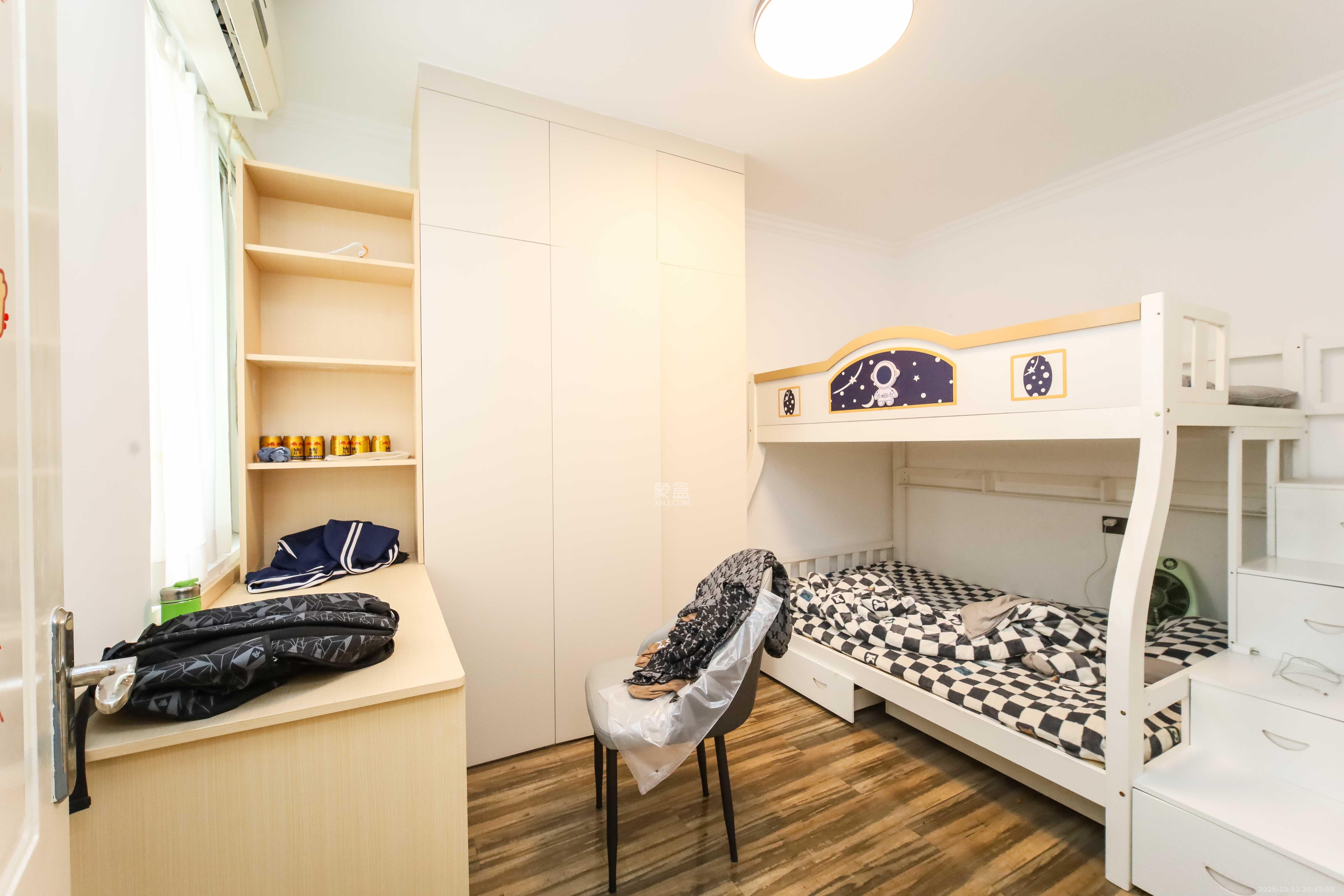 高桥现代商贸城  3室2厅2卫    88.0万卧室