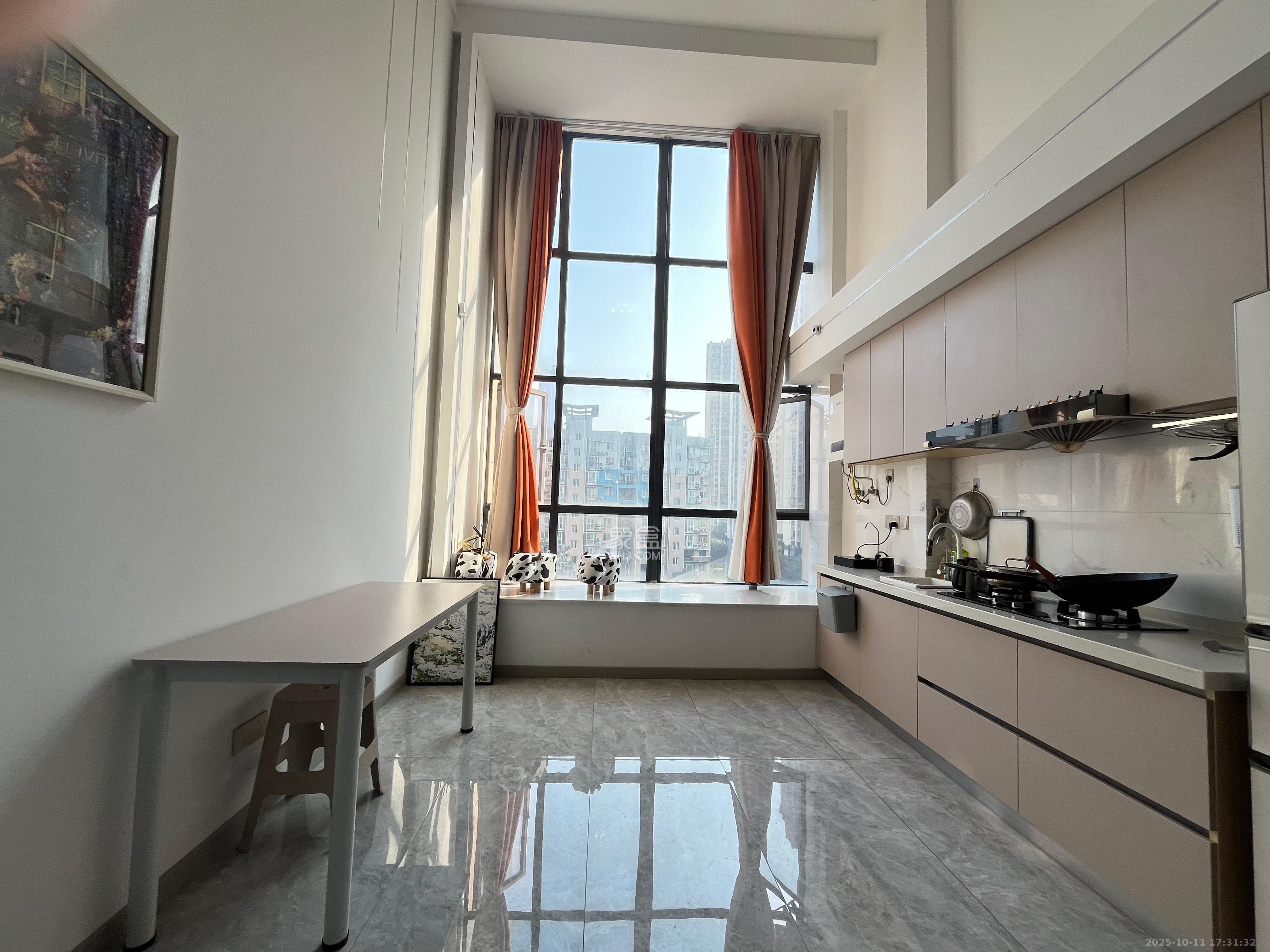 麓江春  1室1厅1卫    2780.0元/月