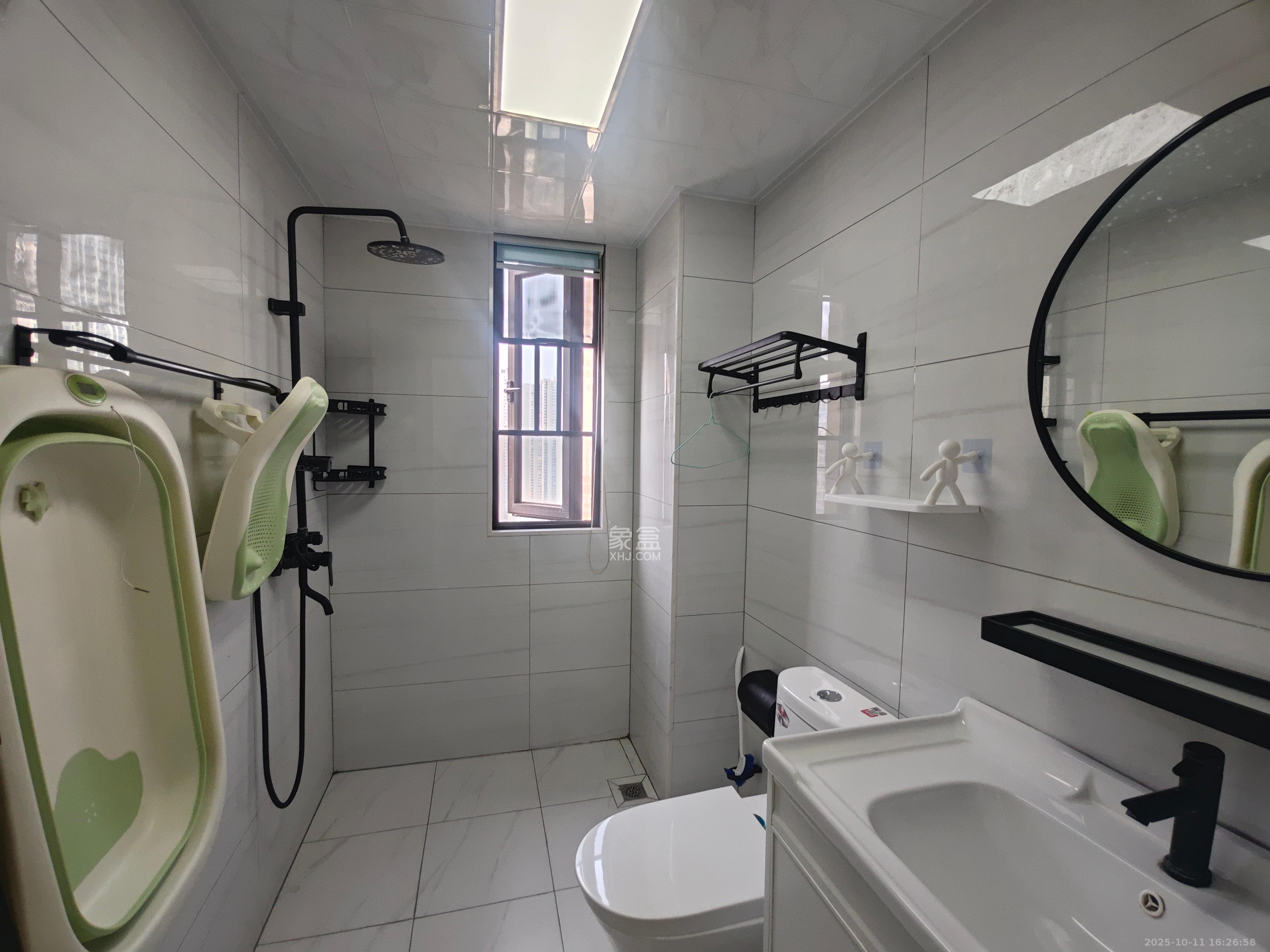 卓越浅水湾  4室2厅2卫    3000.0元/月室内图