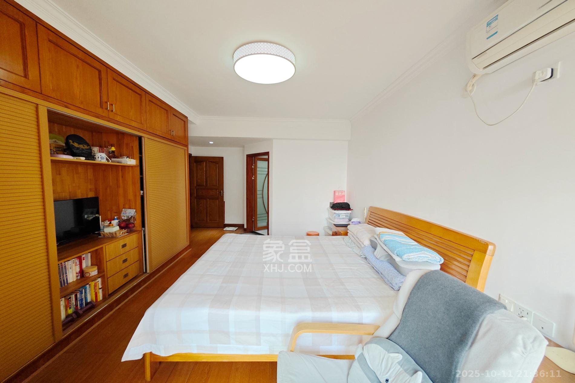 新城新世界一二三期  3室2厅2卫    118.0万 新城新世界一二三期  3室2厅2卫    118.0万卧室