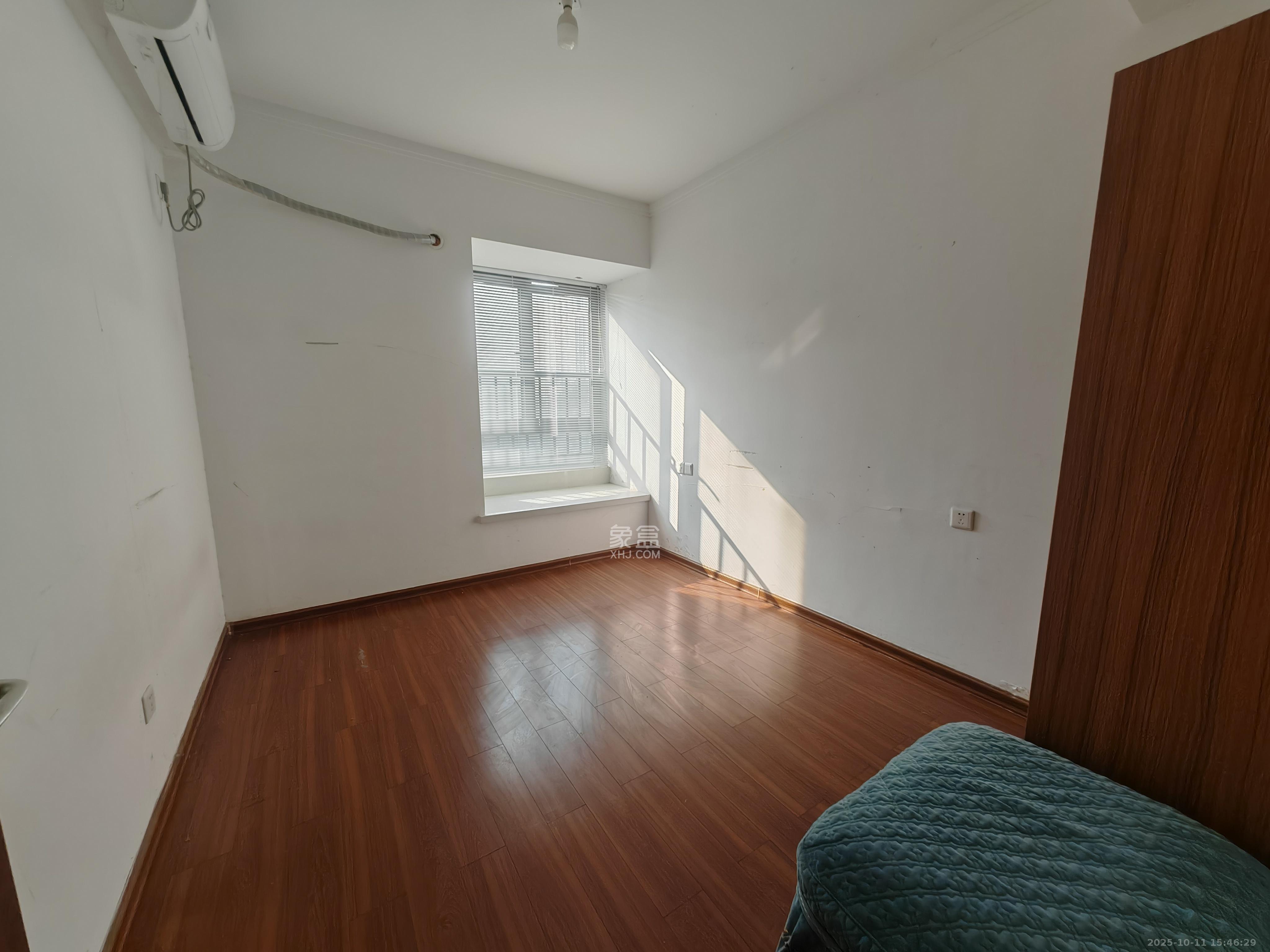 龙湖水晶郦城  3室2厅2卫    3500.0元/月室内图