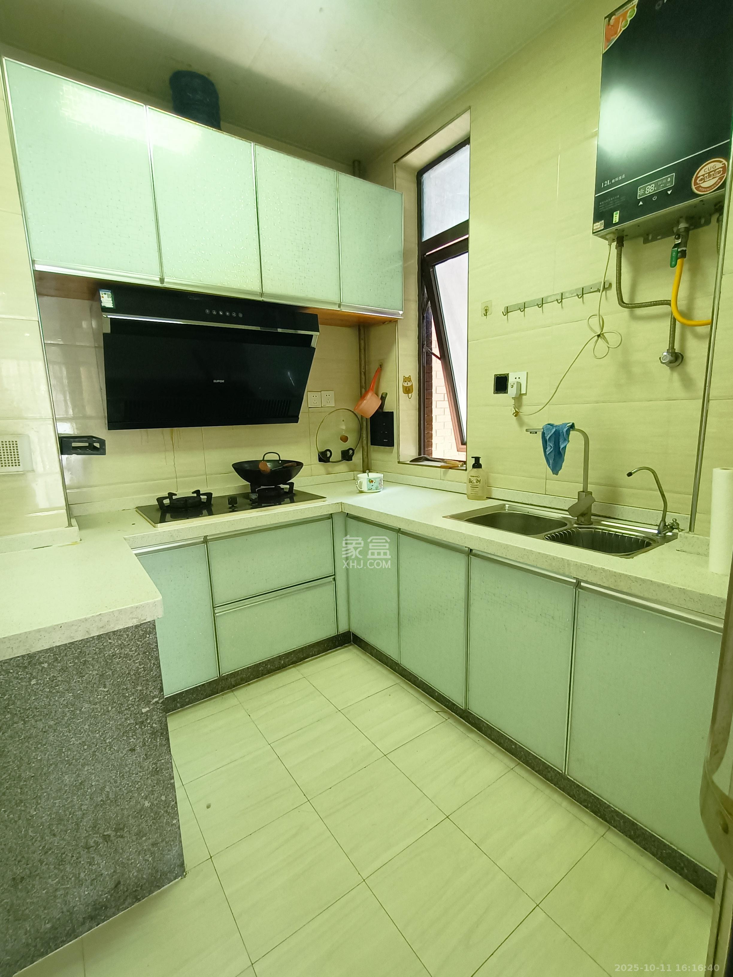 和泉嘉园  3室2厅1卫    1700.0元/月室内图