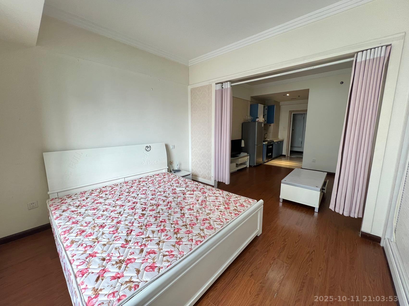 西子一间 1室1厅1卫 1500.0元/月 西子一间 1室1厅1卫 1500.0元/月室内图