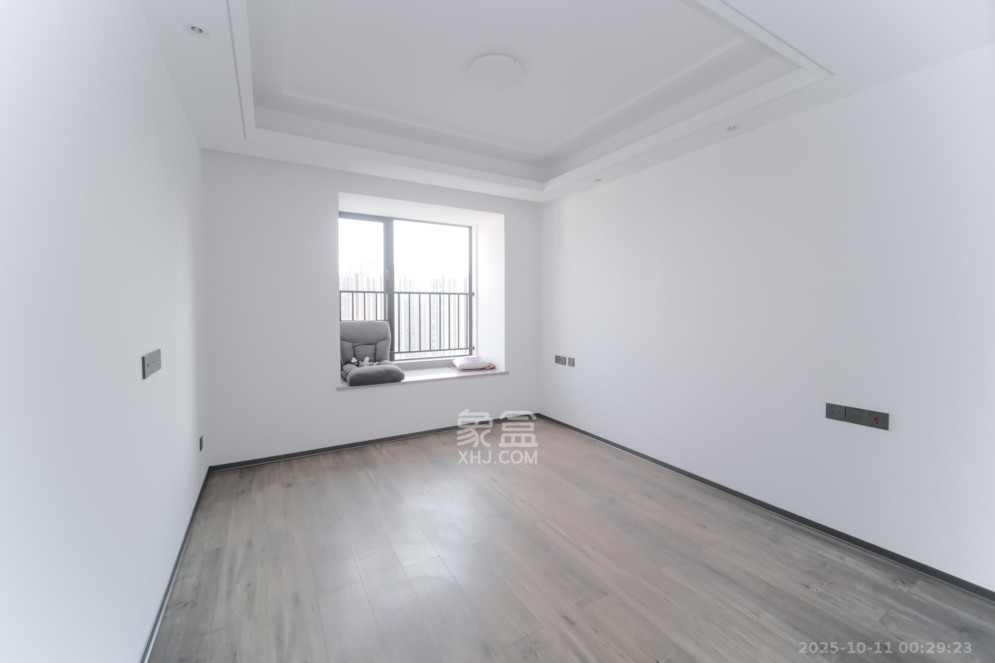 荣盛锦绣学府  3室2厅2卫    89.8万卧室