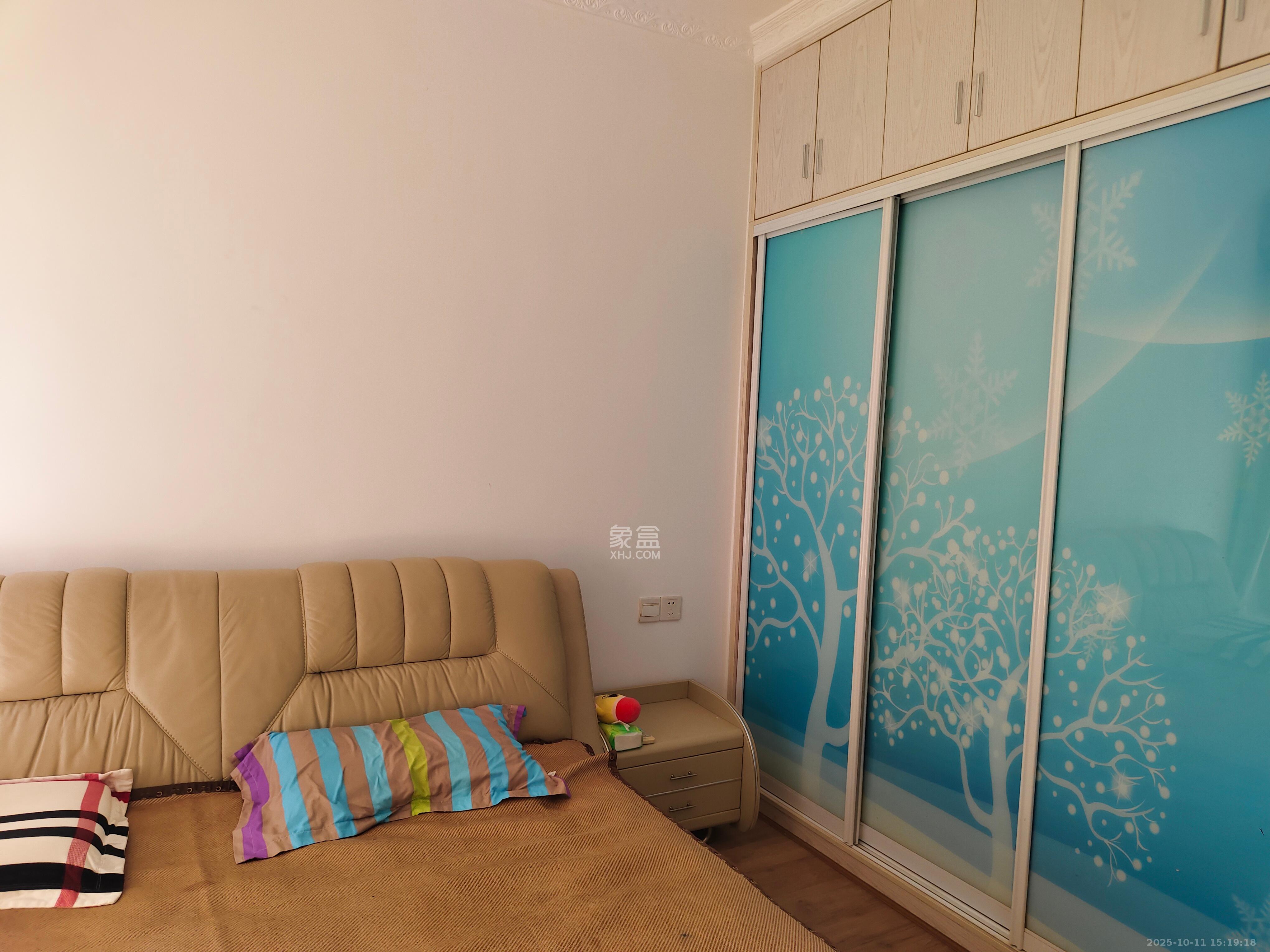 深业睿城 3室2厅1卫 2000.0元/月 深业睿城 3室2厅1卫 2000.0元/月室内图