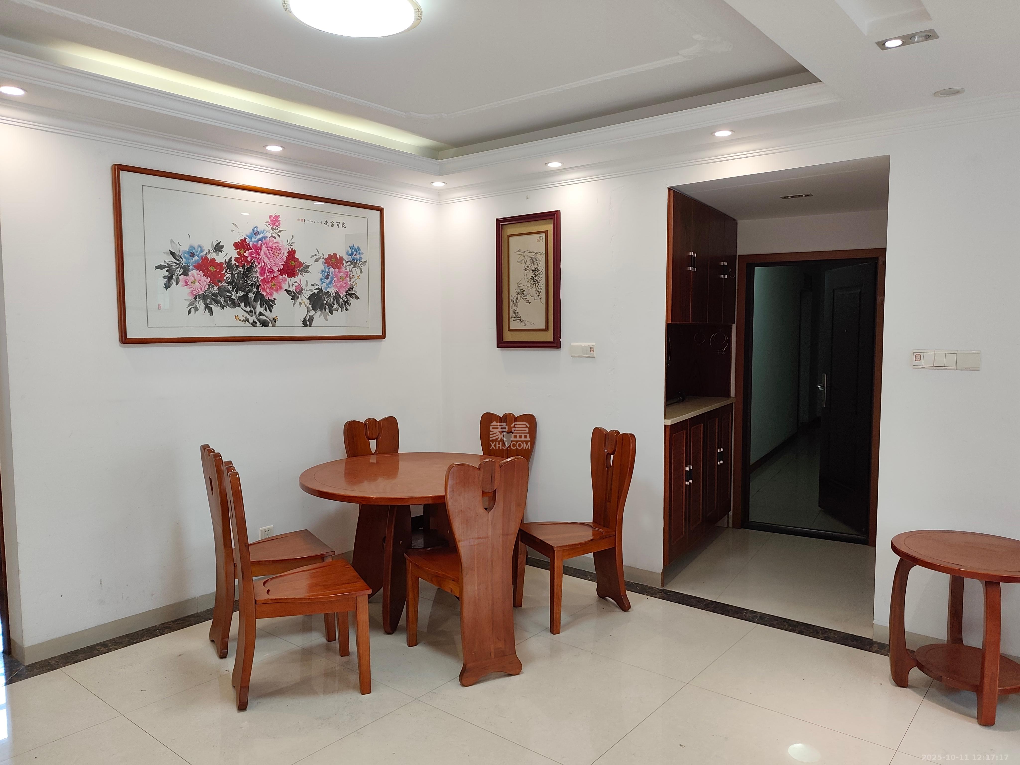 上峰苑(兰亭玥岛)  3室2厅2卫    2500.0元/月 上峰苑(兰亭玥岛)  3室2厅2卫    2500.0元/月室内图