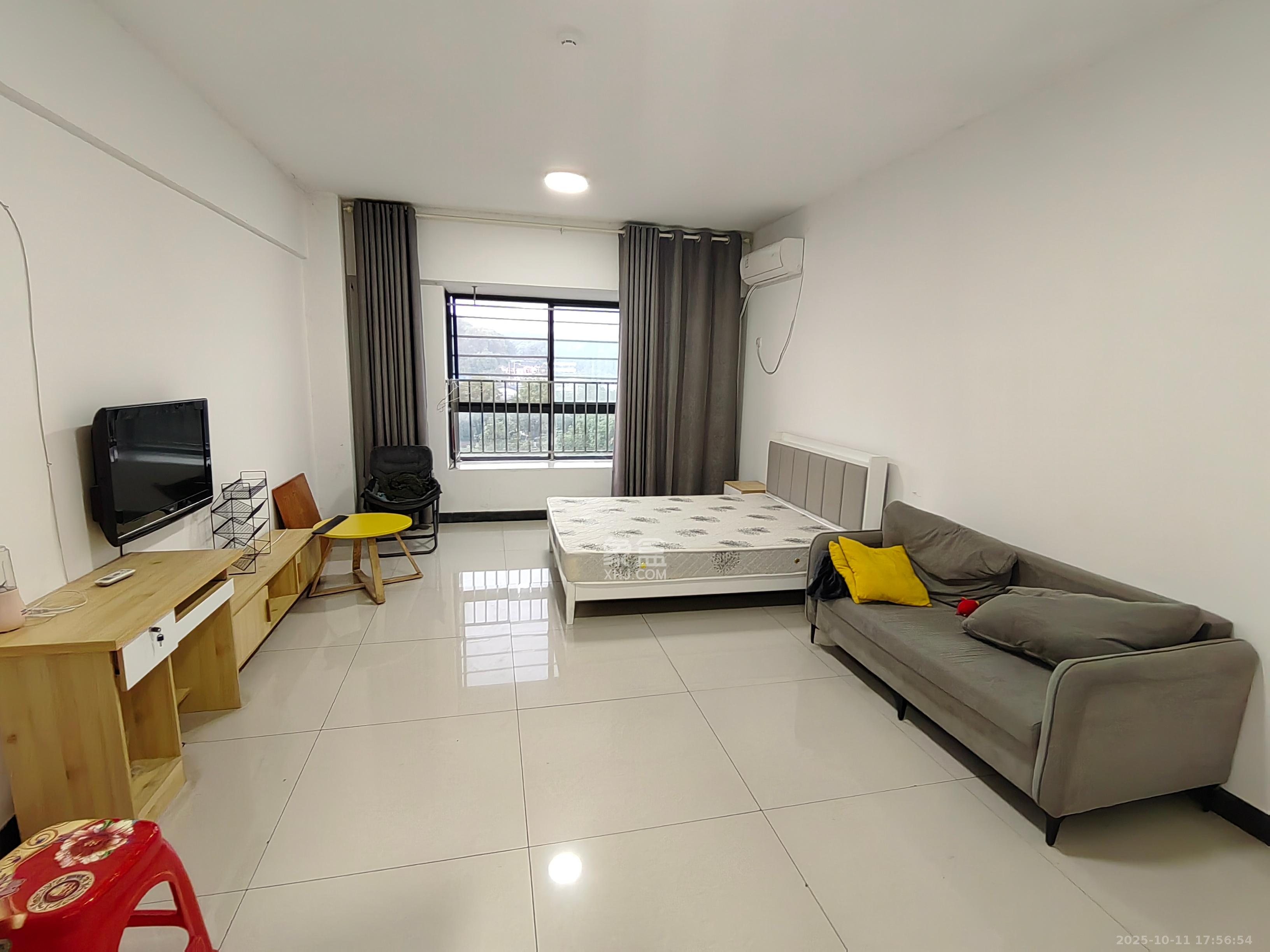 世纪桃花苑  1室0厅1卫    1300.0元/月 世纪桃花苑  1室0厅1卫    1300.0元/月