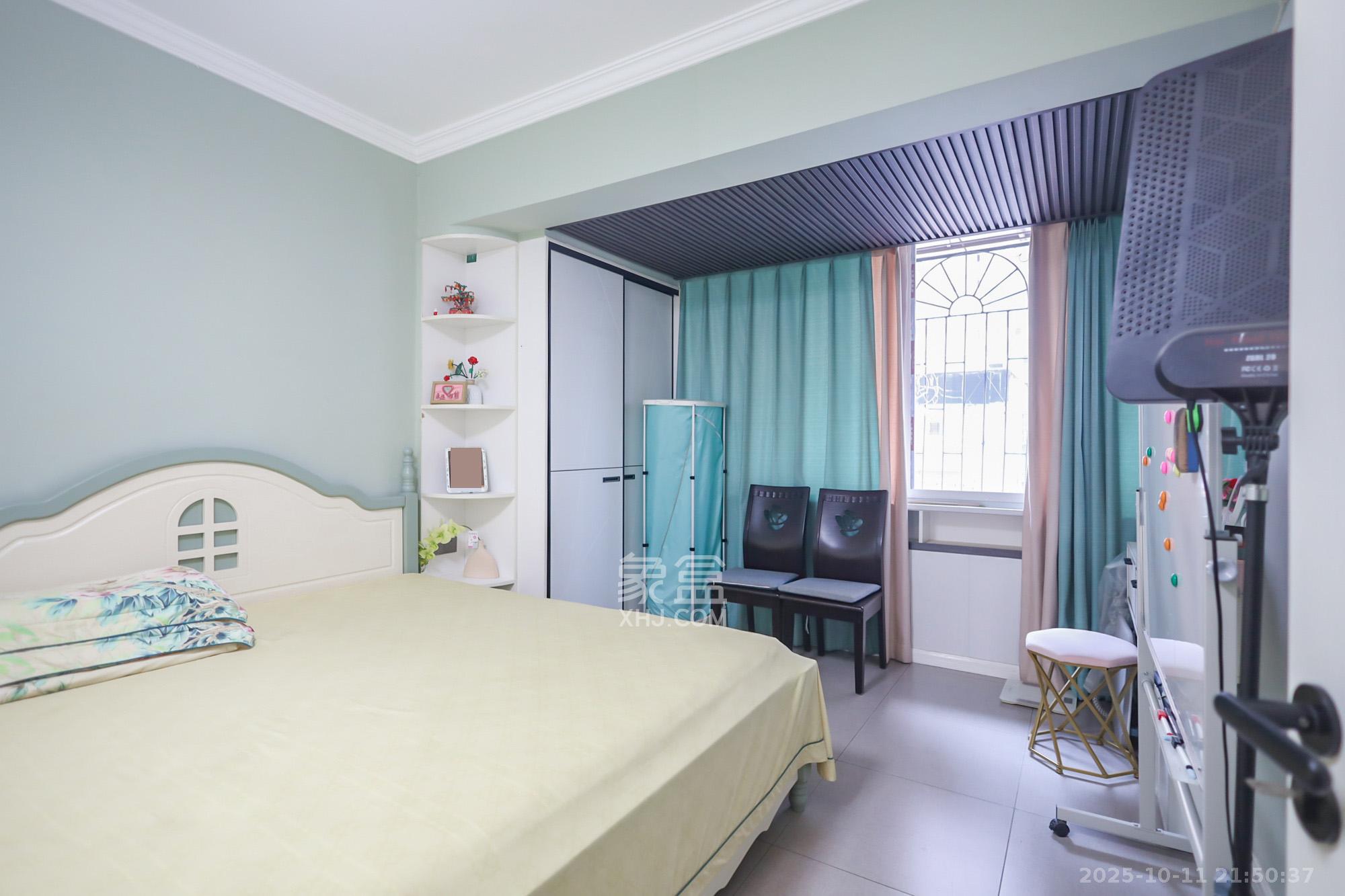 老鸦冲小区  2室1厅1卫    49.8万卧室