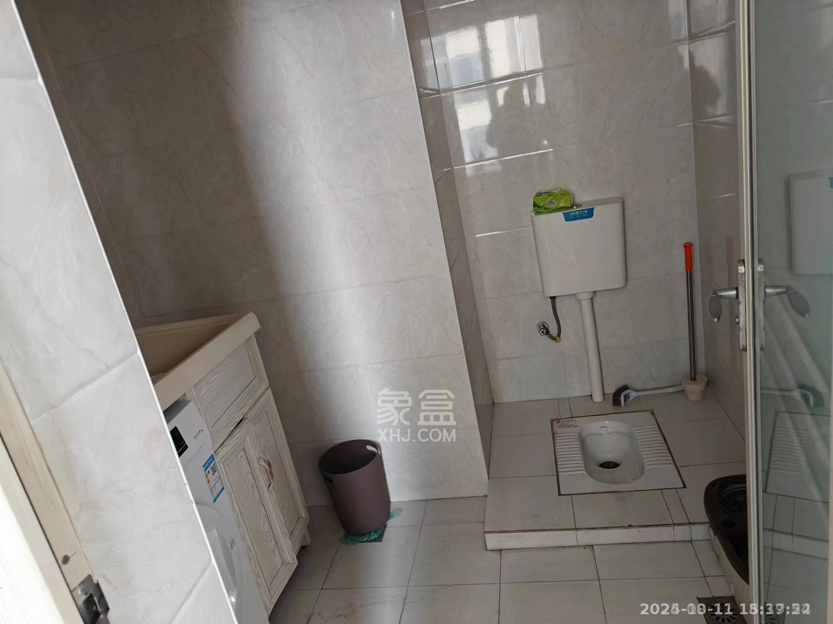 华晨御园  1室1厅1卫    1380.0元/月室内图